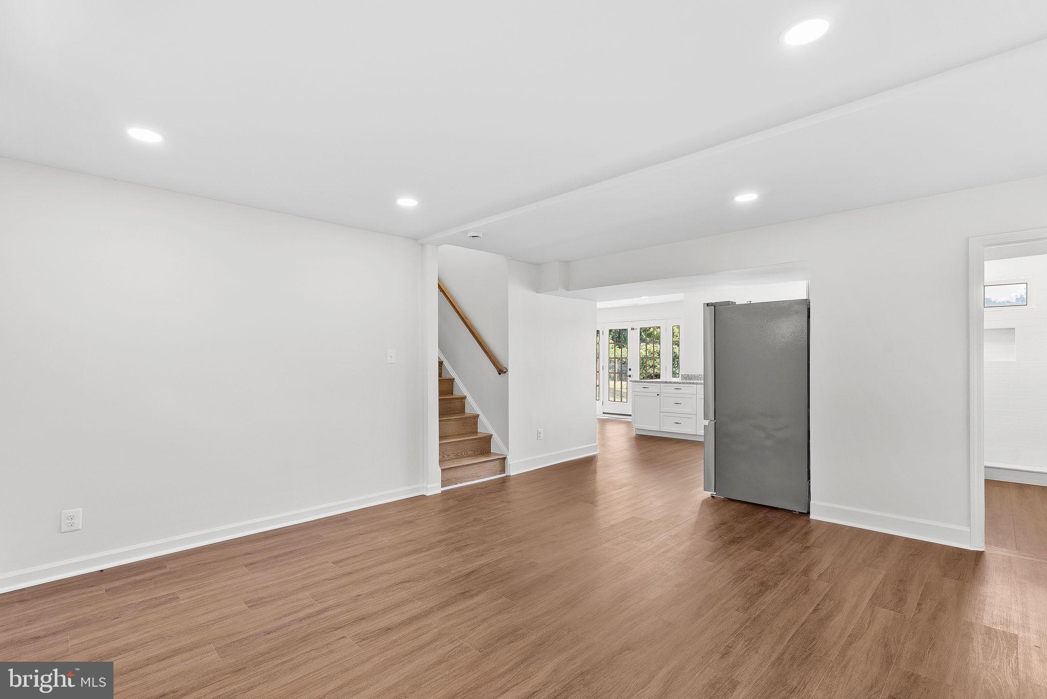 FARMINGTON ON THE GREEN - Residential