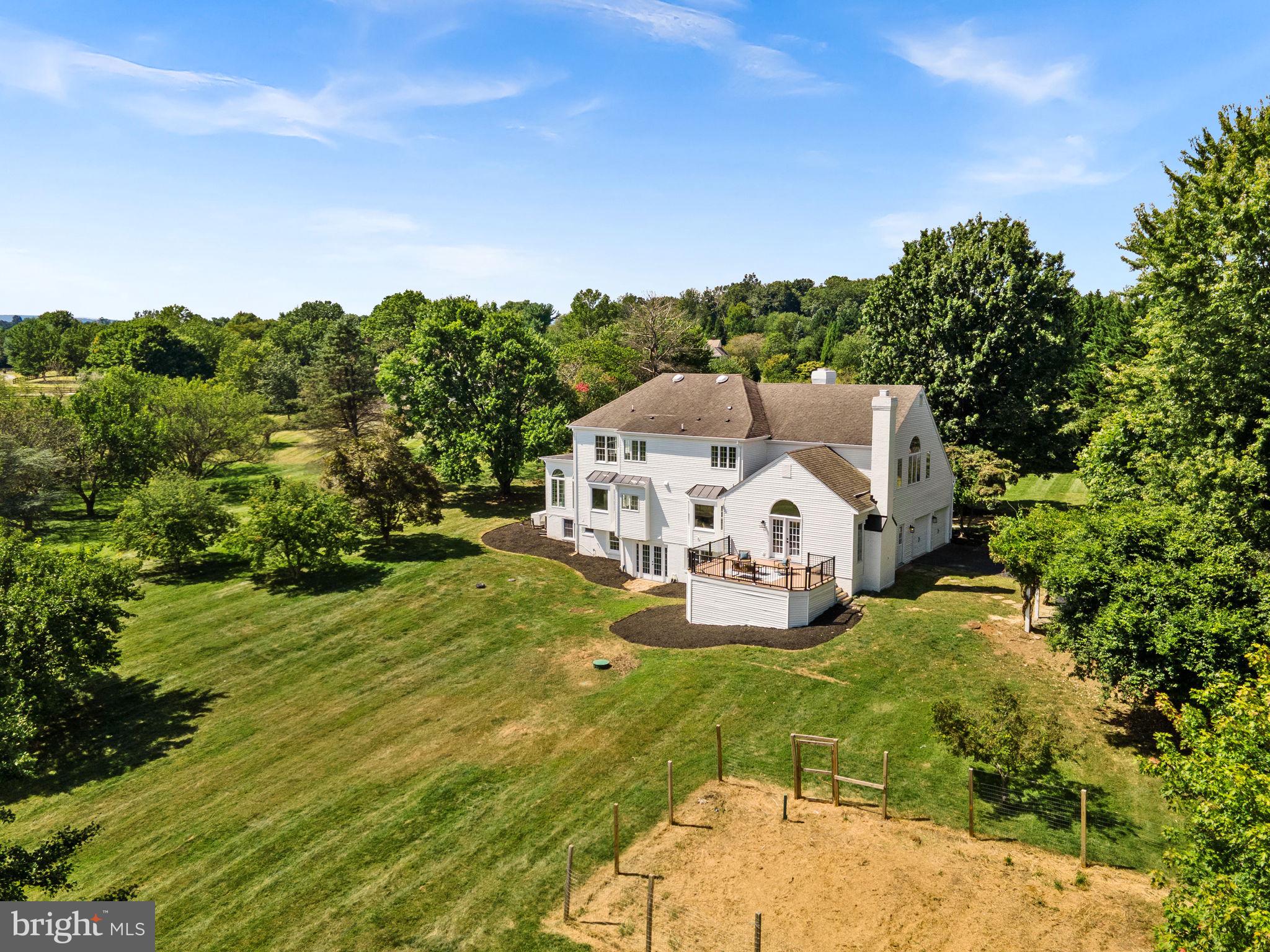FARMINGTON ON THE GREEN - Residential