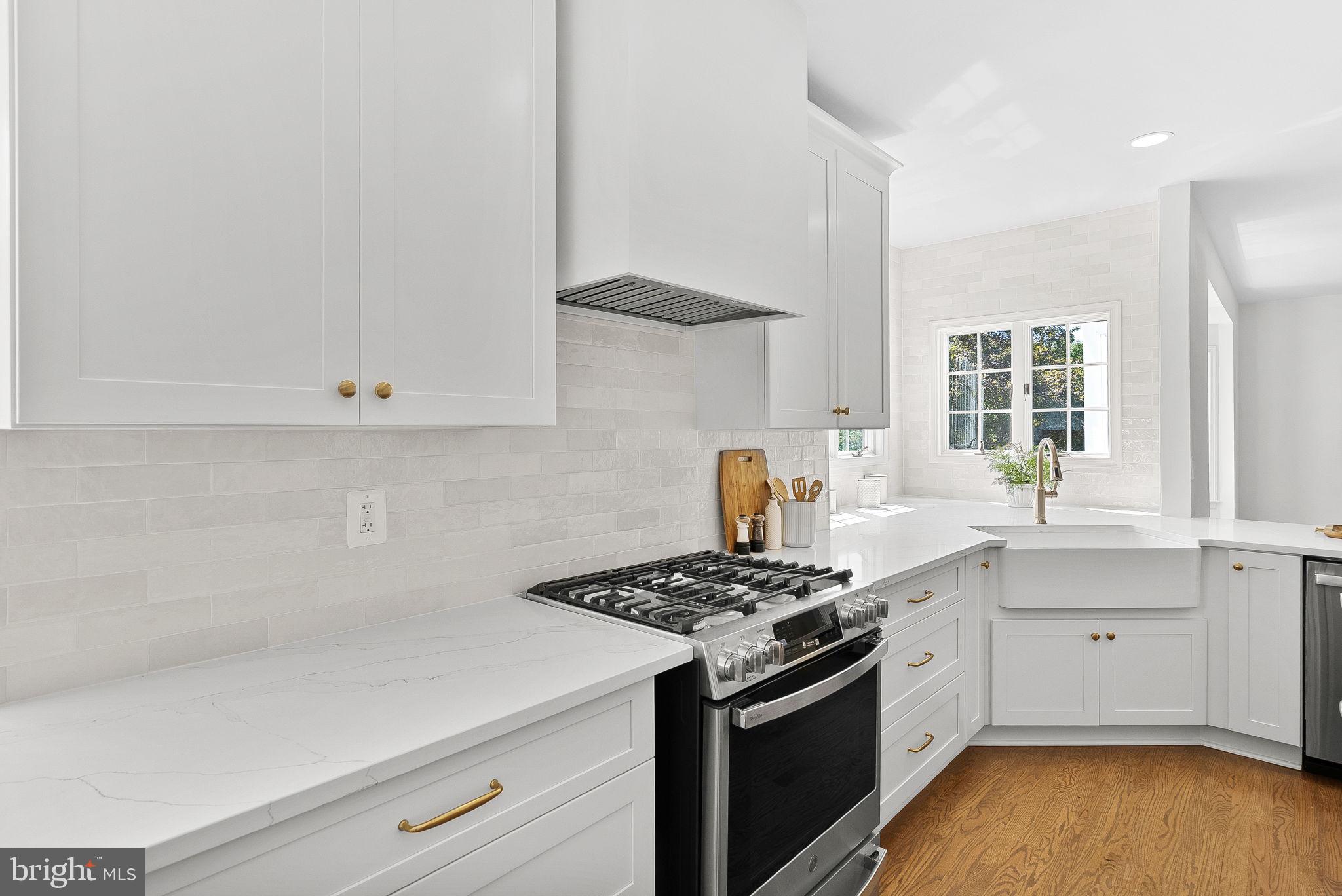 FARMINGTON ON THE GREEN - Residential