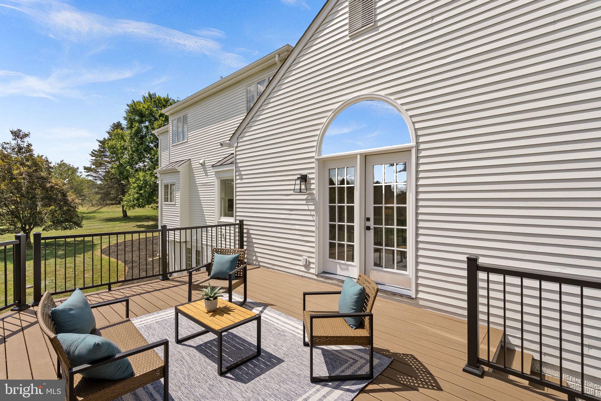 FARMINGTON ON THE GREEN - Residential