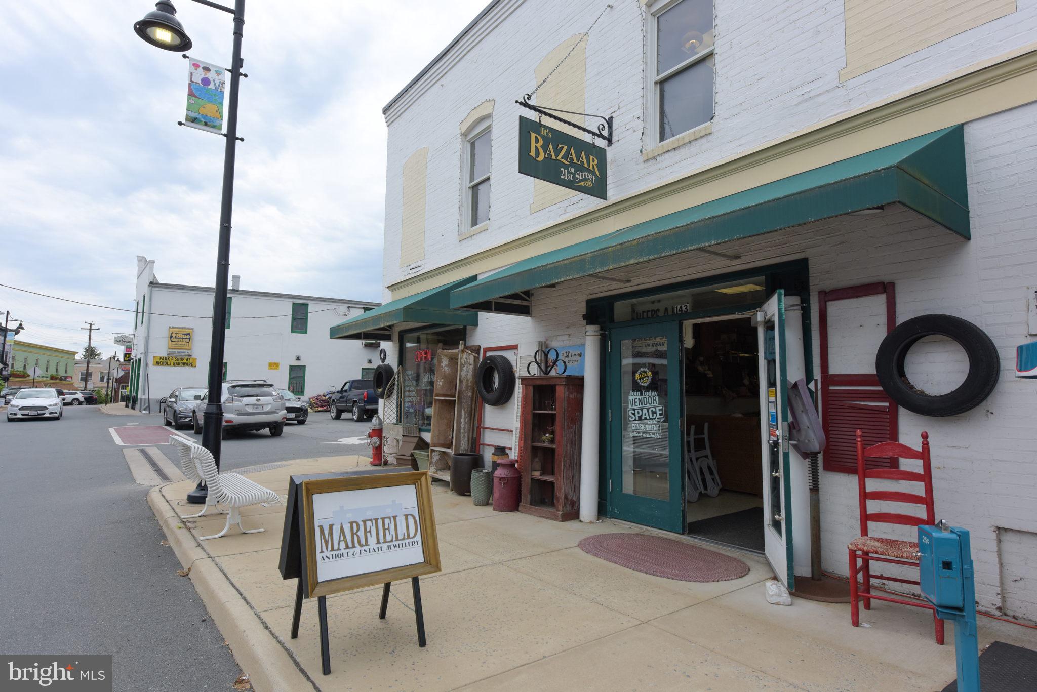 FARMINGTON ON THE GREEN - Residential