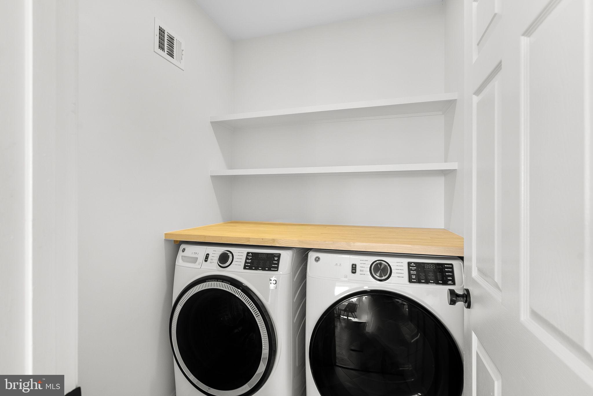 FARMINGTON ON THE GREEN - Residential