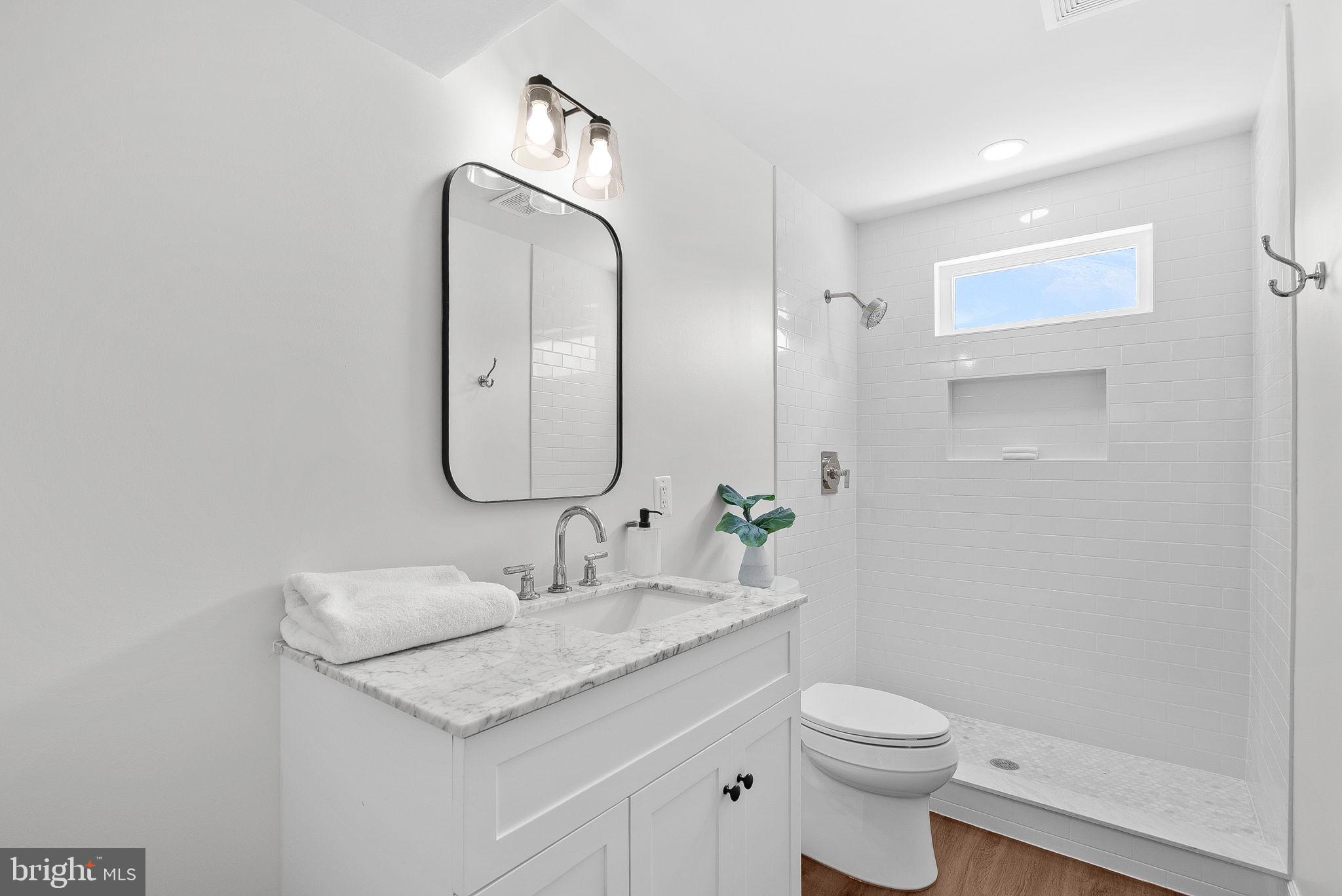 FARMINGTON ON THE GREEN - Residential