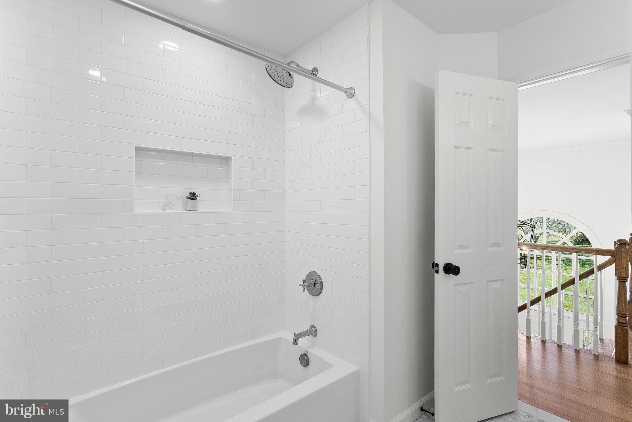 FARMINGTON ON THE GREEN - Residential