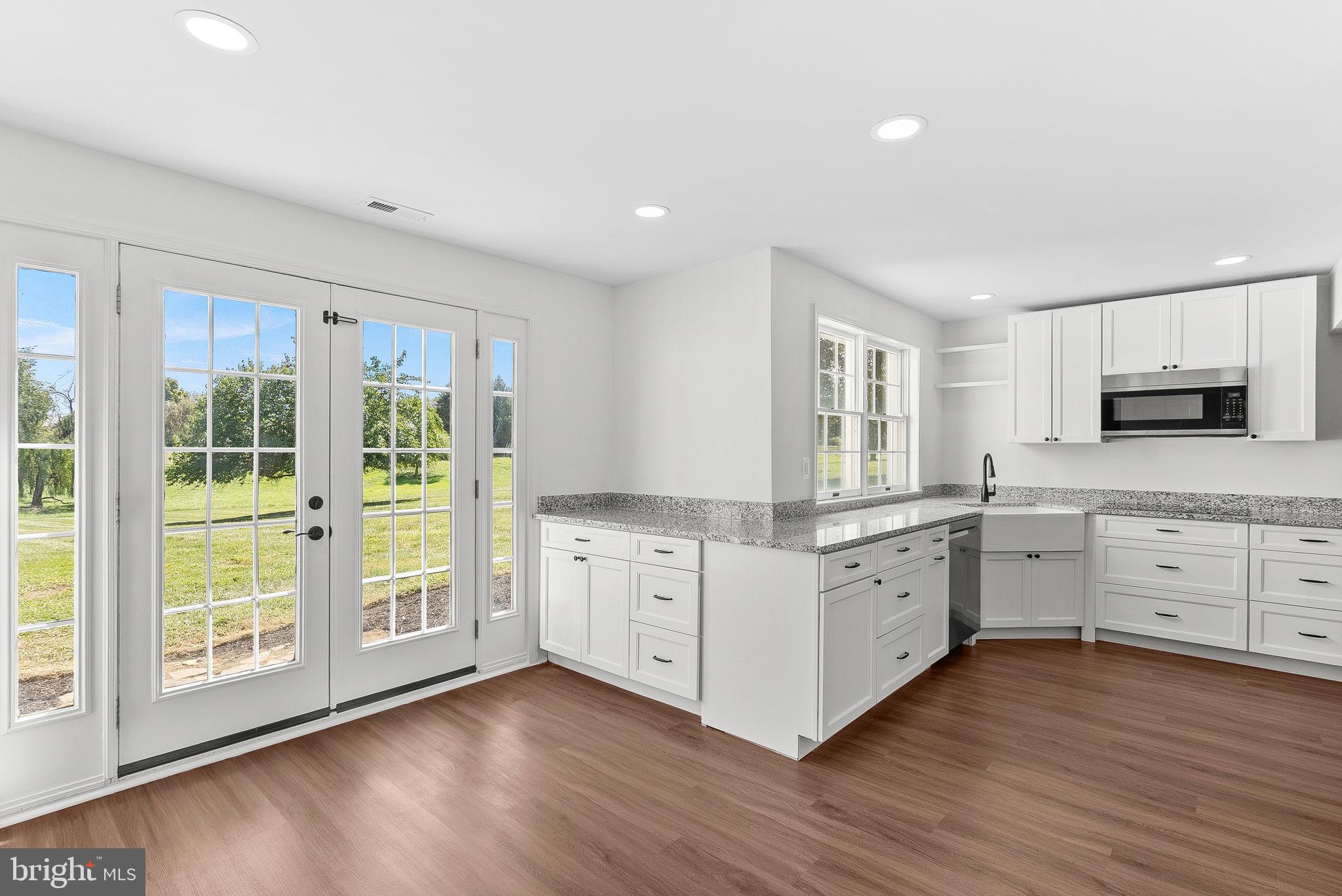 FARMINGTON ON THE GREEN - Residential