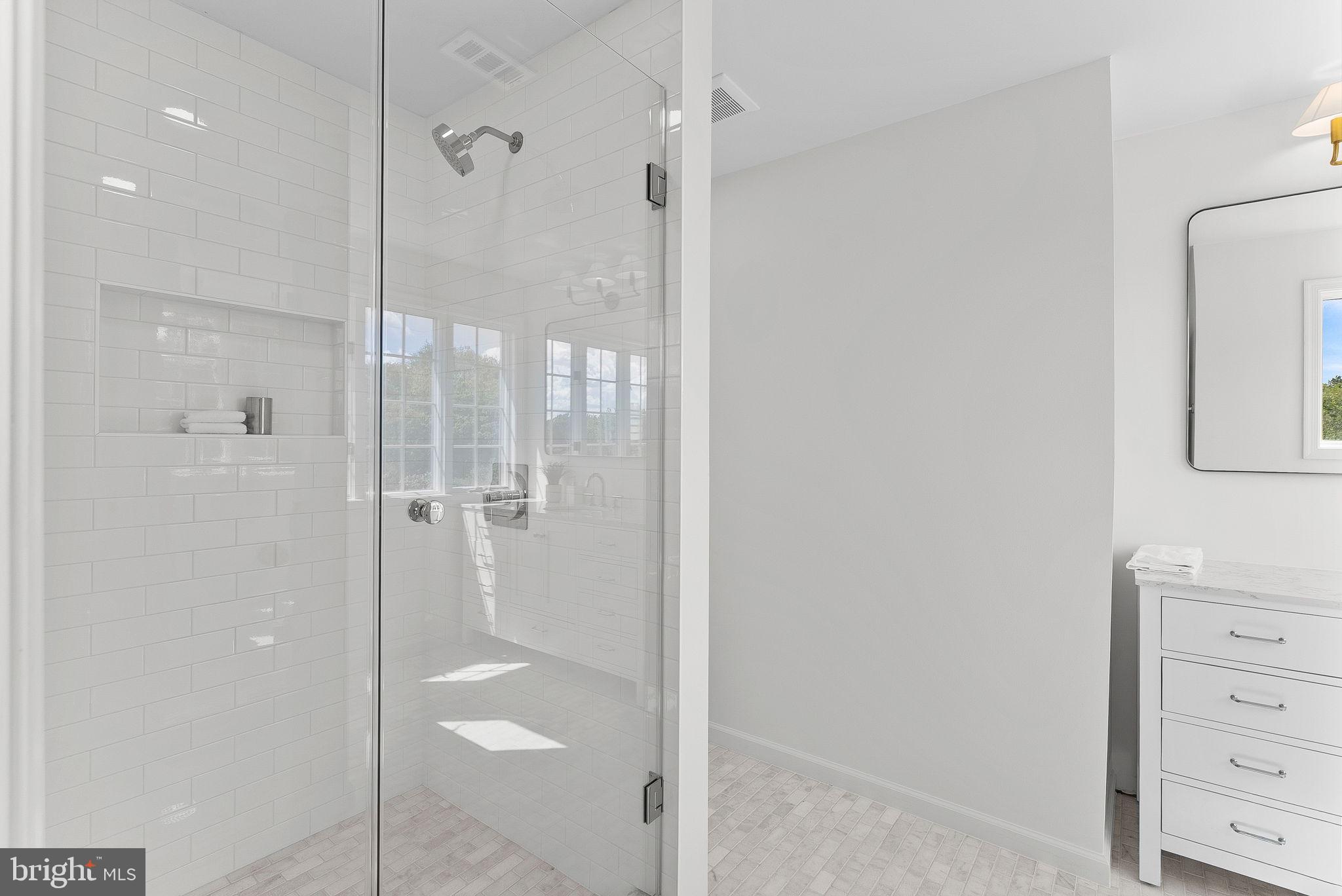 FARMINGTON ON THE GREEN - Residential