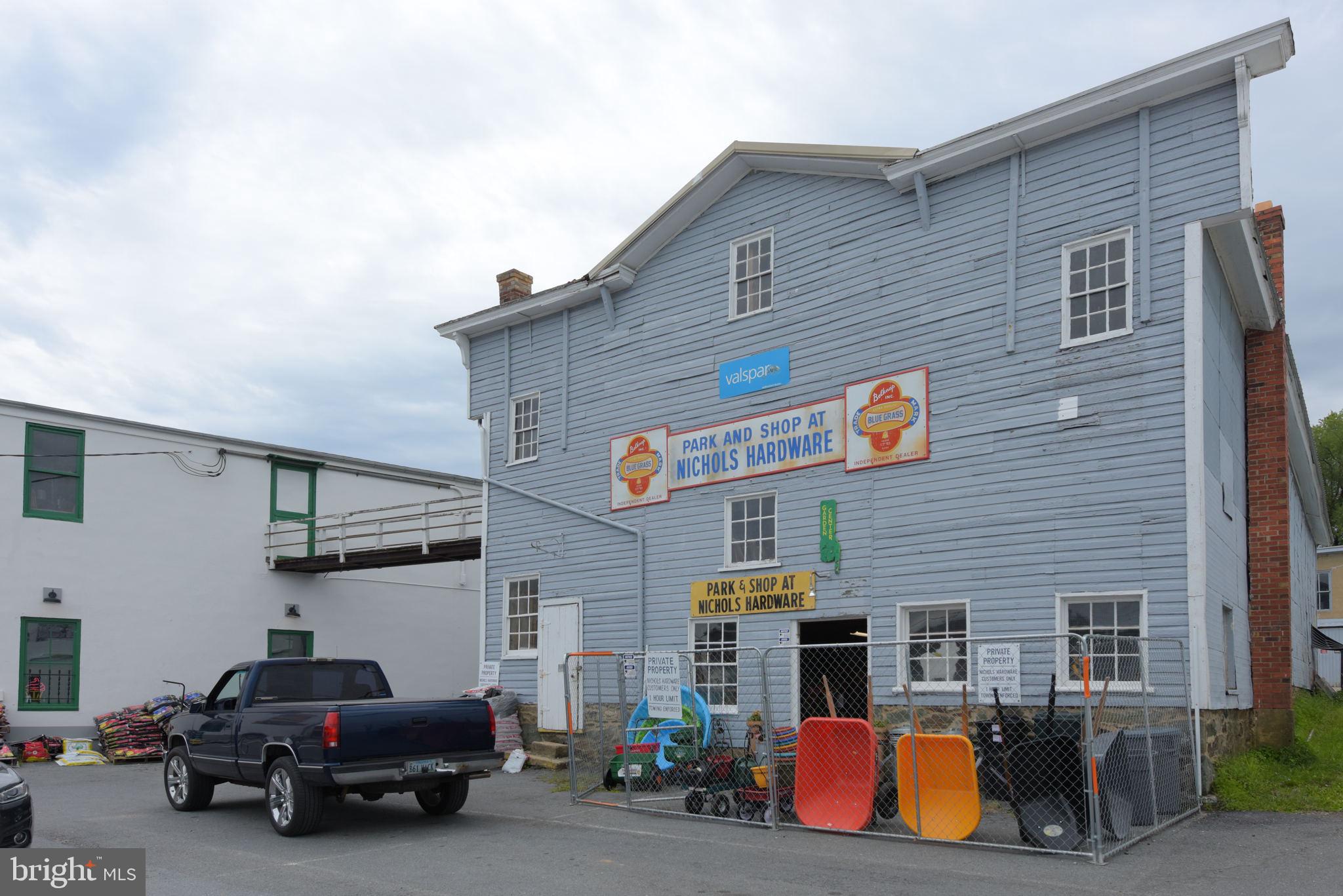 FARMINGTON ON THE GREEN - Residential