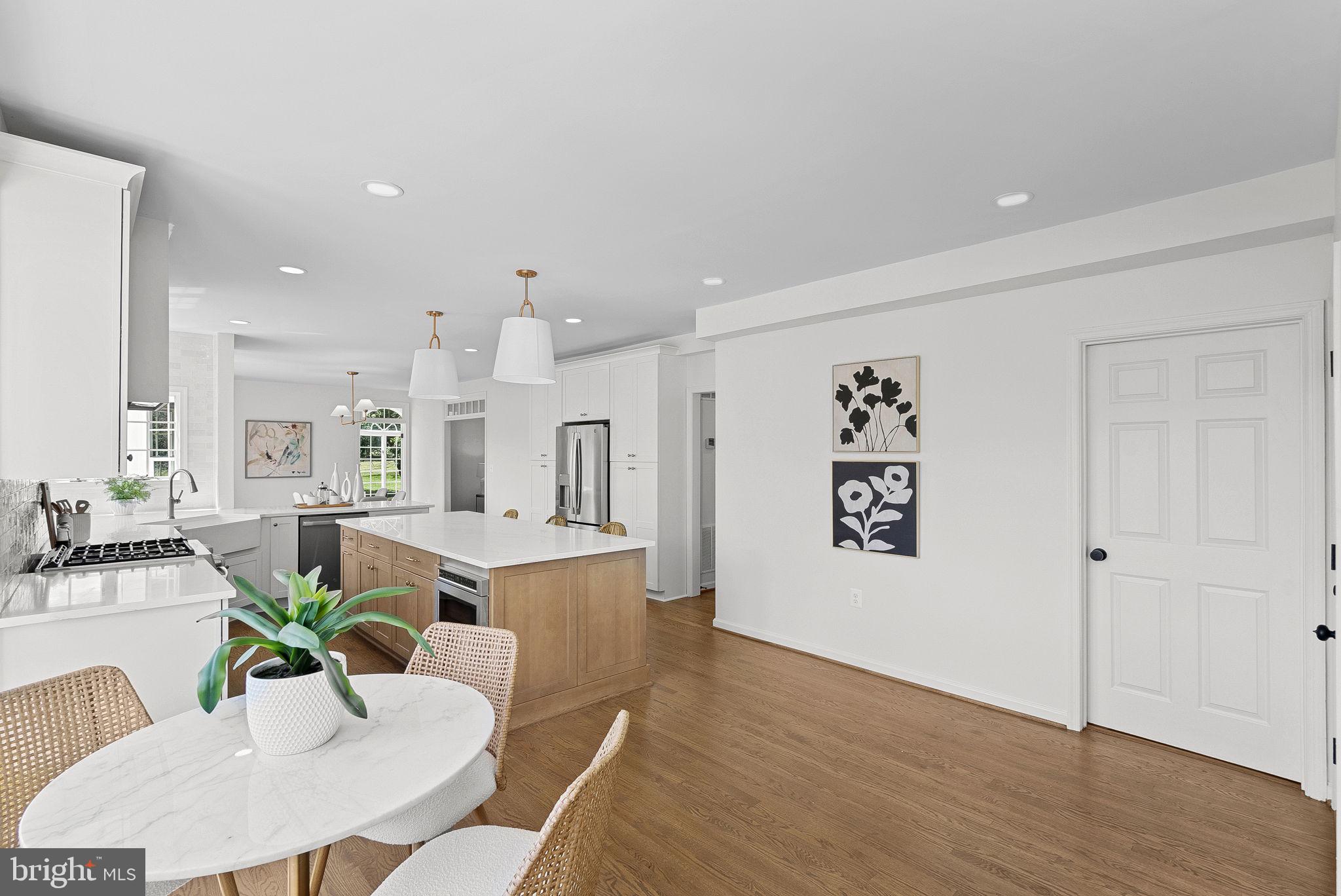 FARMINGTON ON THE GREEN - Residential