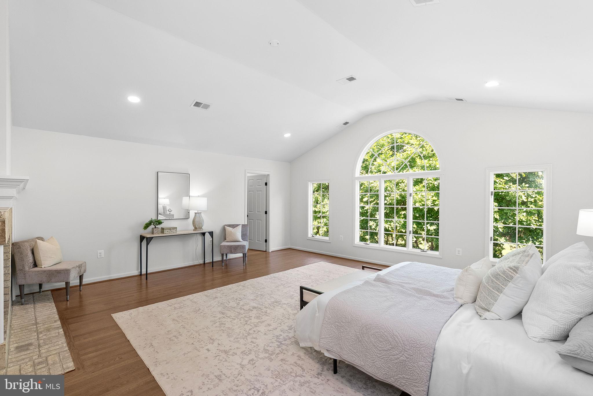 FARMINGTON ON THE GREEN - Residential