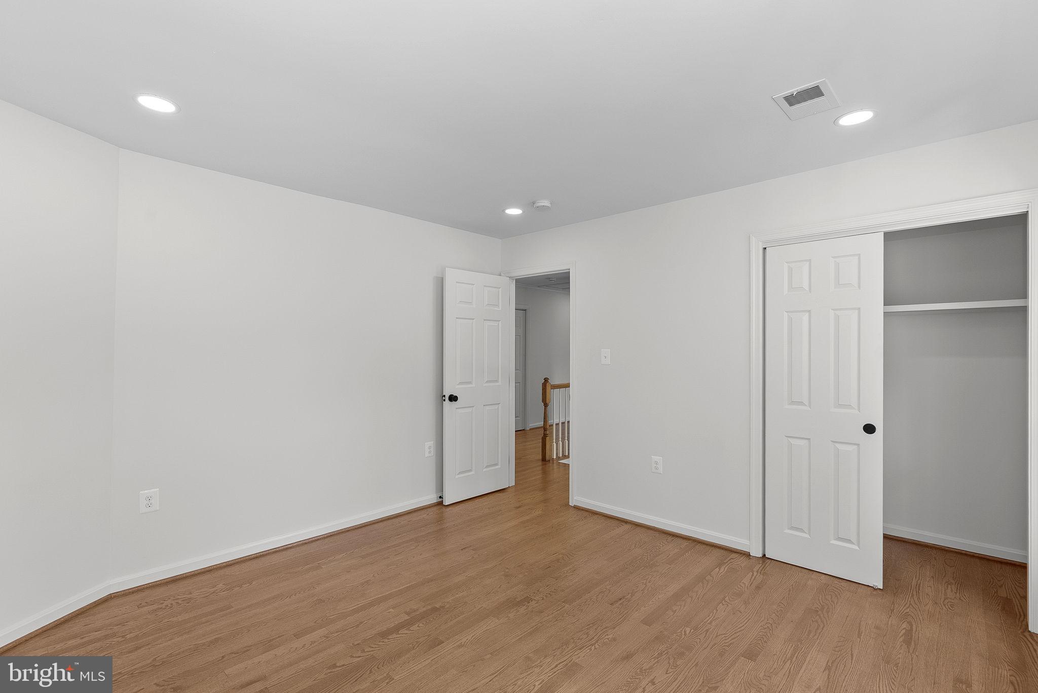 FARMINGTON ON THE GREEN - Residential