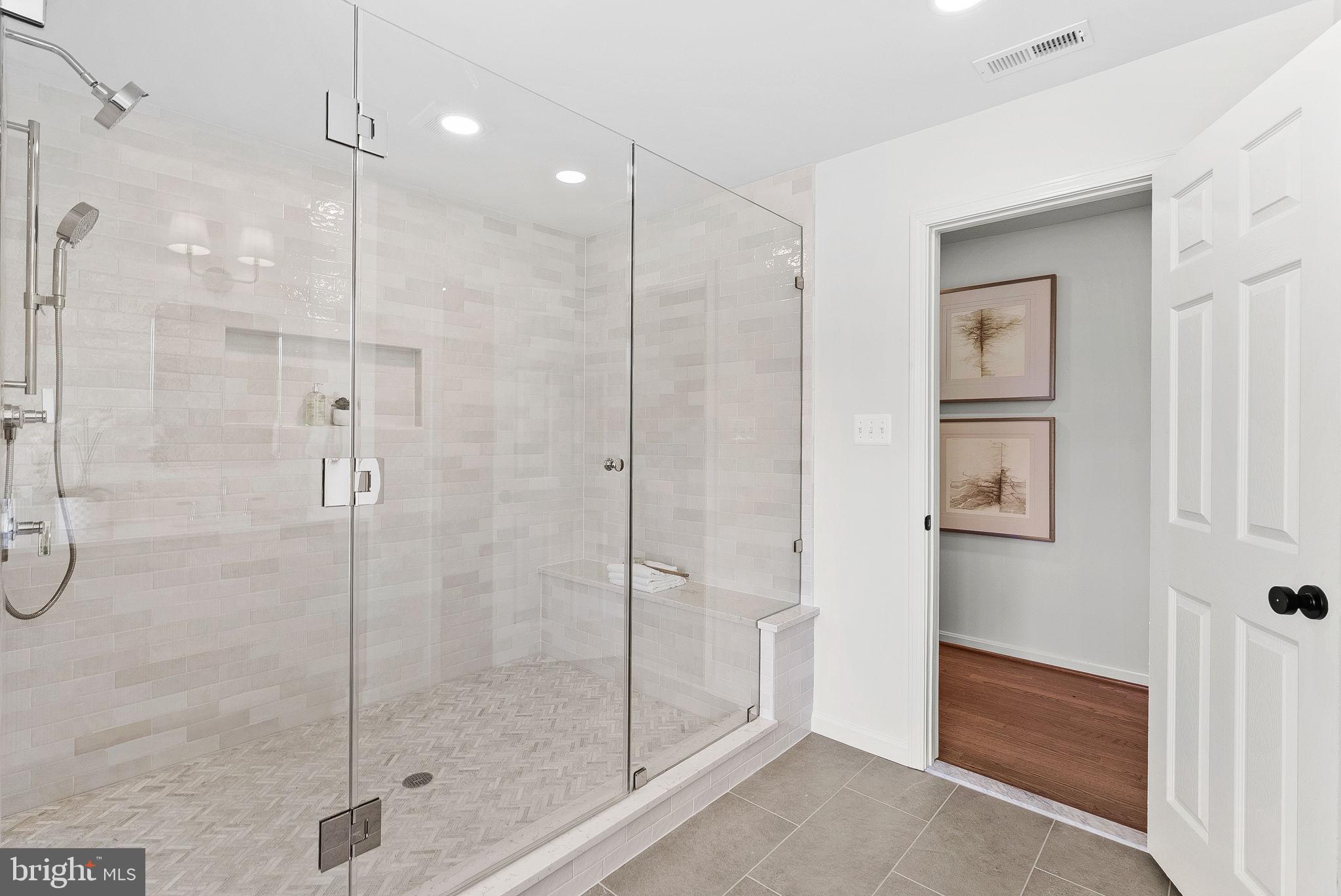 FARMINGTON ON THE GREEN - Residential