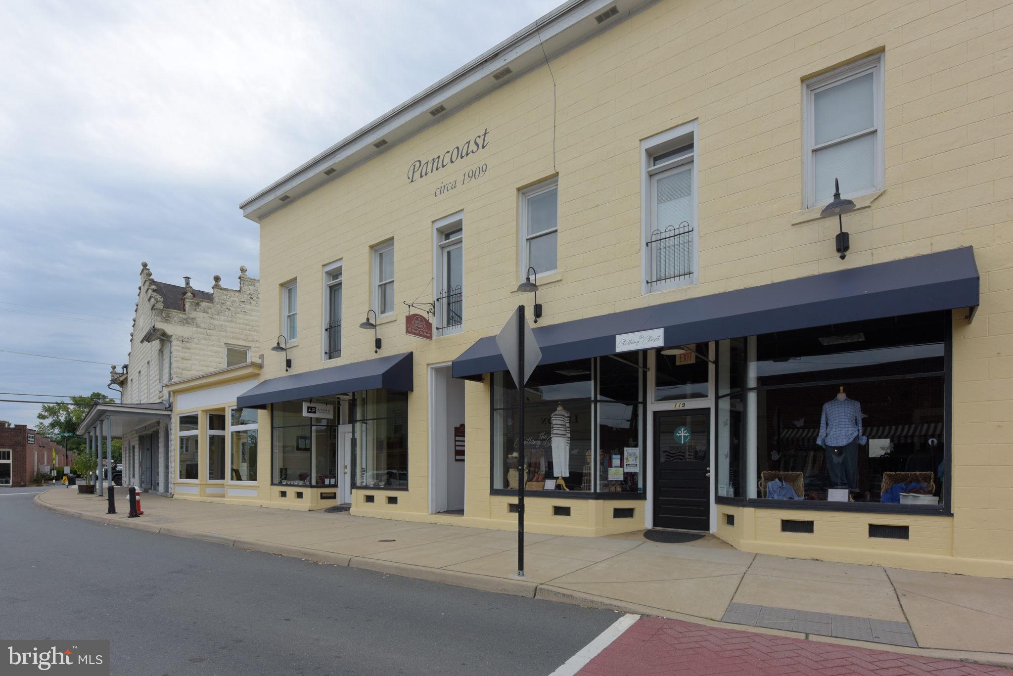 FARMINGTON ON THE GREEN - Residential