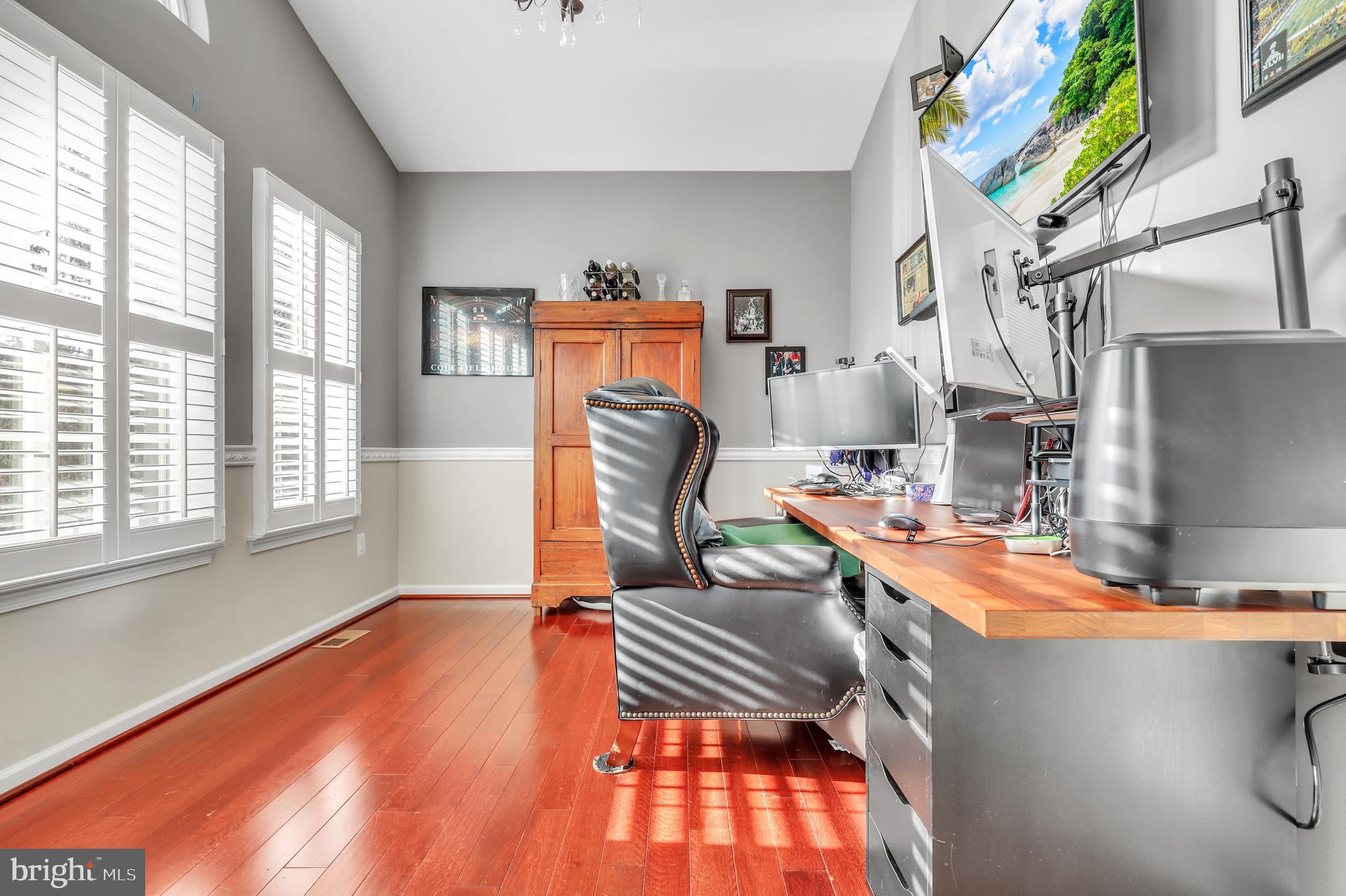 SIGNATURE CLUB AT GREENVIEW - Residential