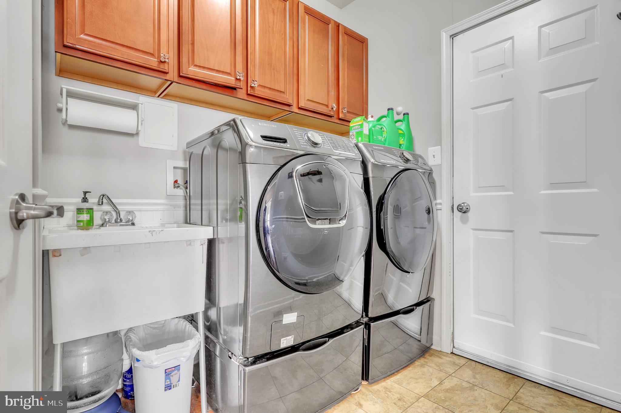 SIGNATURE CLUB AT GREENVIEW - Residential