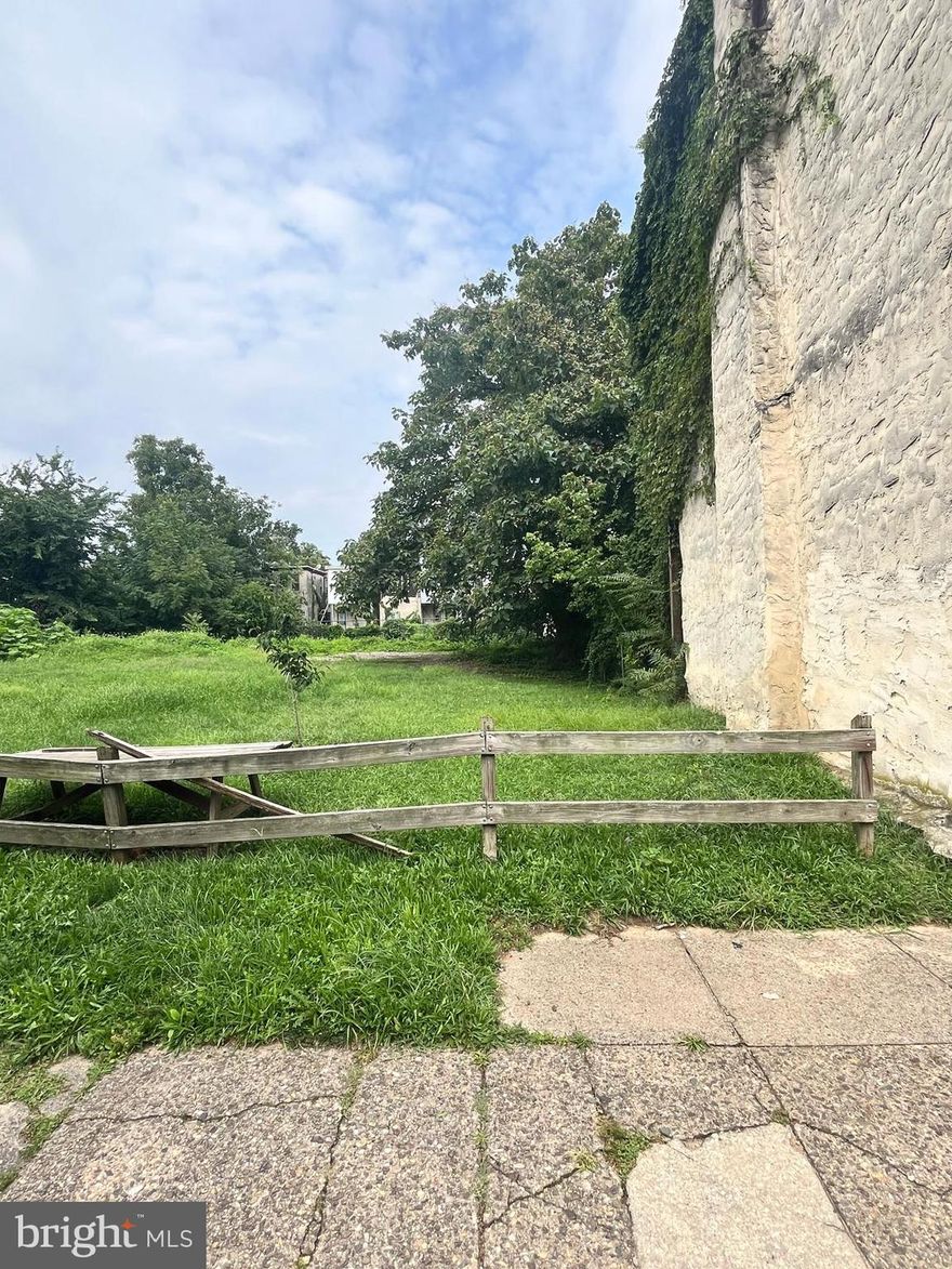 🏗️ Lot for Sale – 2025 W Westmoreland Street, Philadelphia, PA 19140
Discover an opportunity in one of Philadelphia’s most talked‑about emerging corridors. This vacant lot sits in a neighborhood positioned for major growth over the next few years. North Philadelphia continues to attract attention from investors, developers, and city planners—driven by its proximity to Temple University, ongoing university expansion, and strong encouragement from the City to invest in the area.
Smart investors know the best returns come from buying where others overlook. These lots are still priced affordably, offering the chance to secure a strong future profit margin as development momentum accelerates.
This property can be purchased individually or as part of a larger investment package, including:
- 2234 W Estaugh St, Philadelphia, PA 19140
- 2027 W Westmoreland Street, Philadelphia, PA 19140
- 4307 N 16th Street, Philadelphia, PA 19140
- 1821 Brunner St, Philadelphia, PA 19140