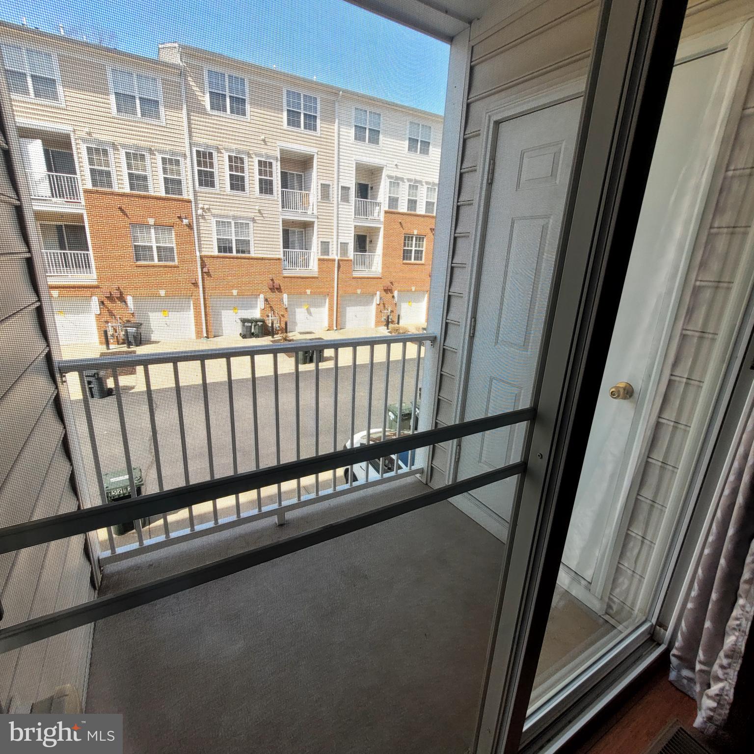 MARKET CENTER - Residential Lease