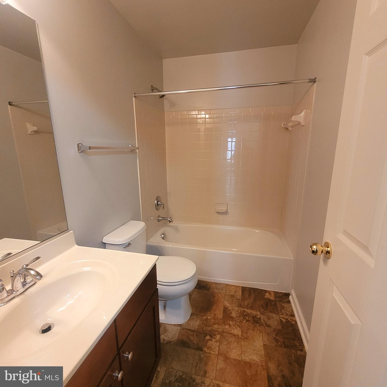 MARKET CENTER - Residential Lease