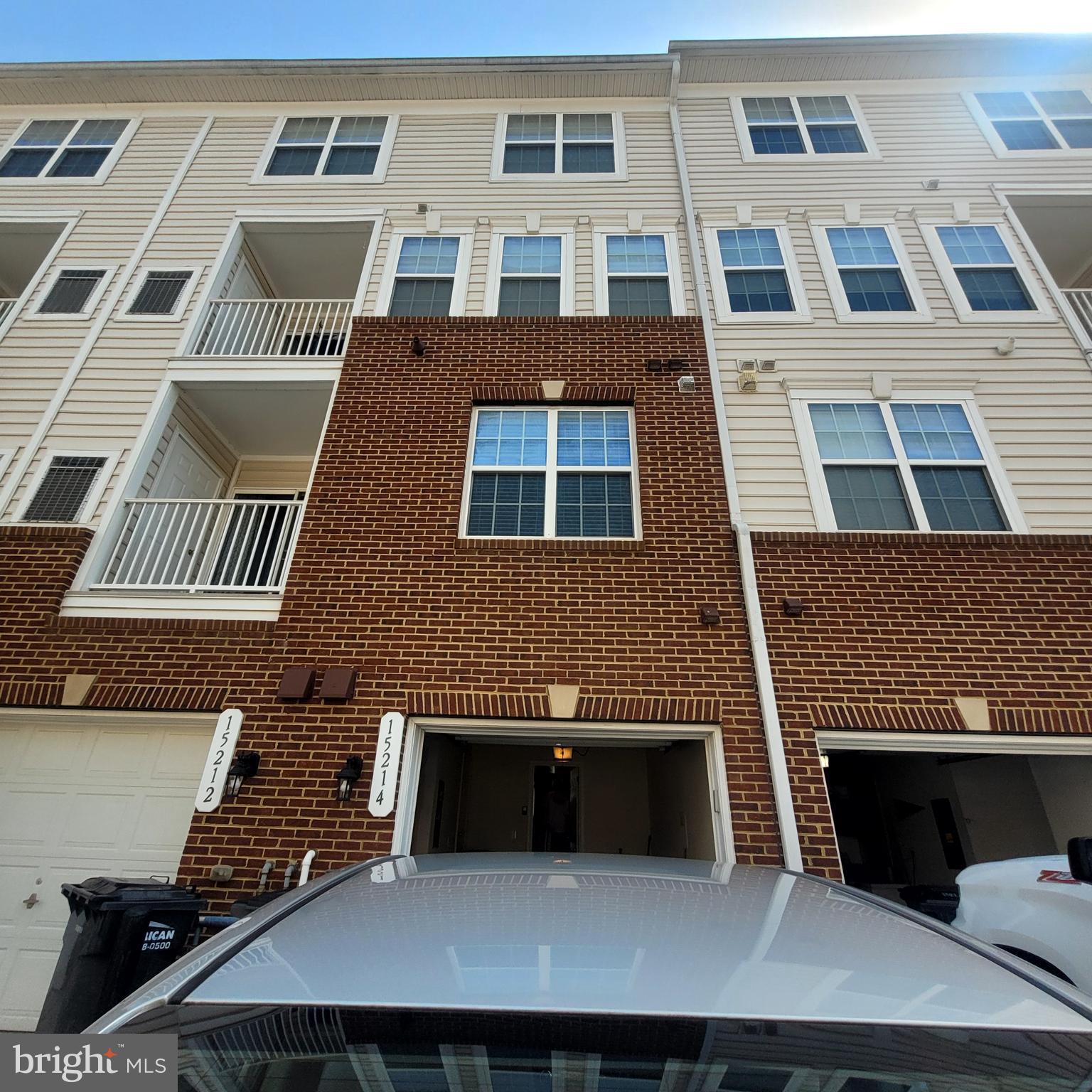 MARKET CENTER - Residential Lease