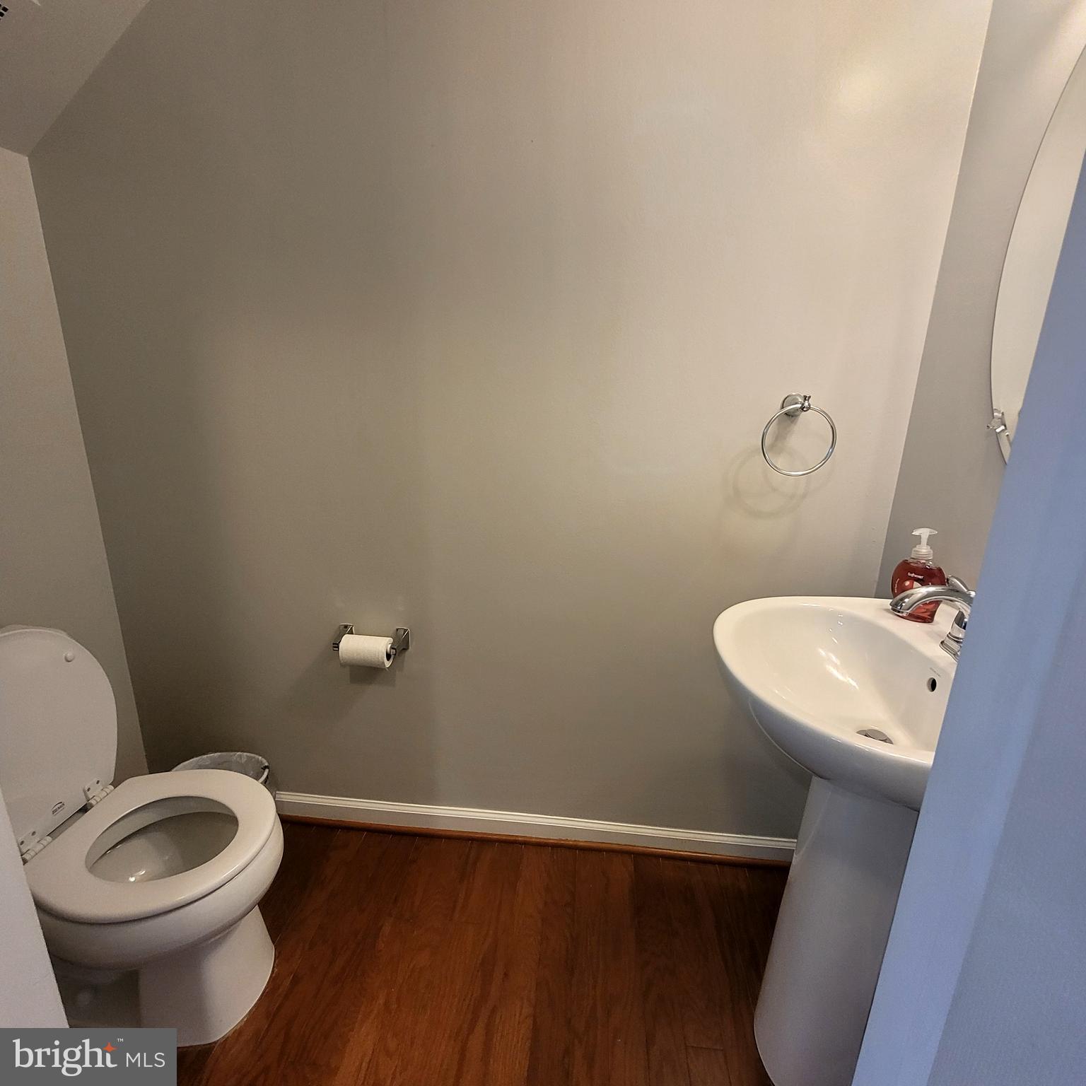 MARKET CENTER - Residential Lease