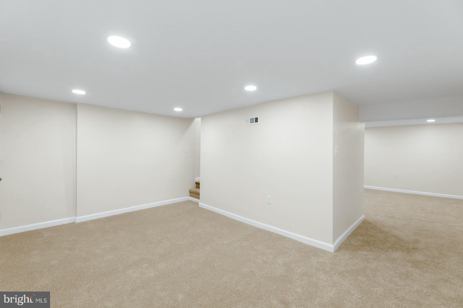 WEST OAK LANE - Residential