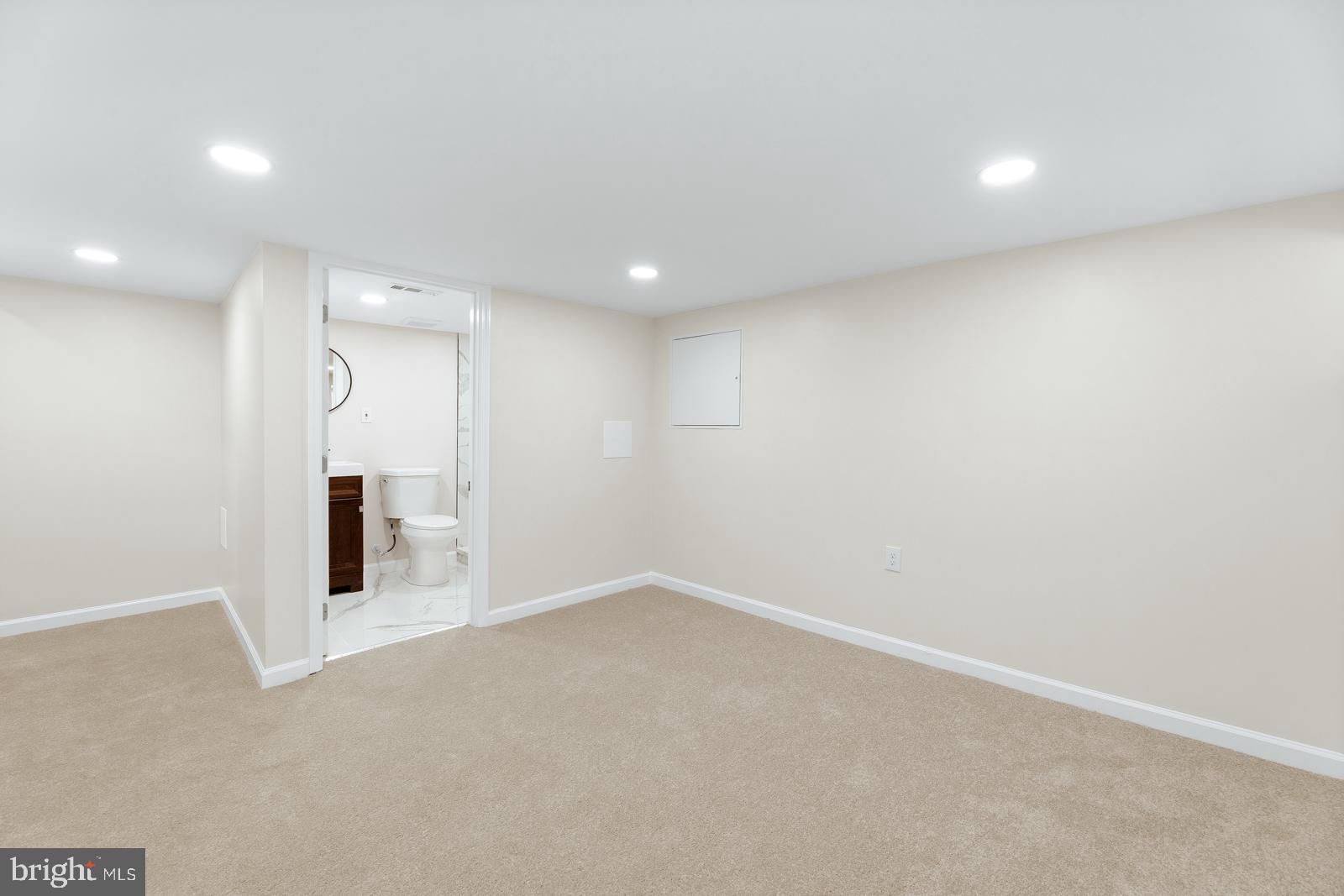 WEST OAK LANE - Residential