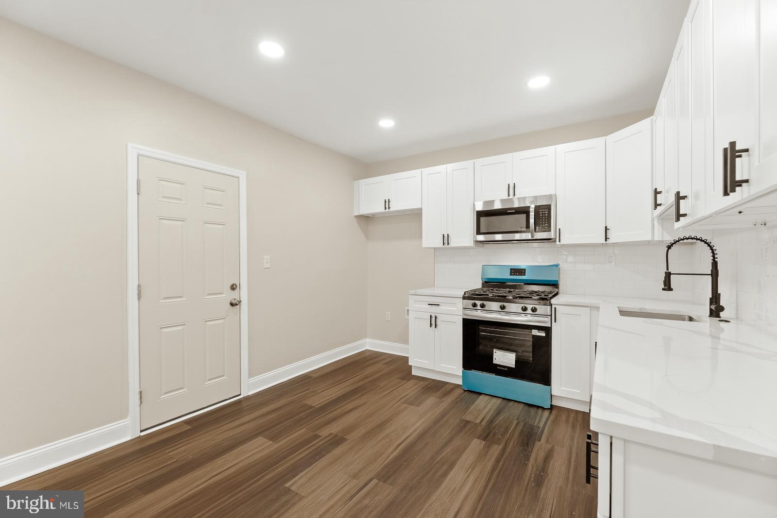 WEST OAK LANE - Residential