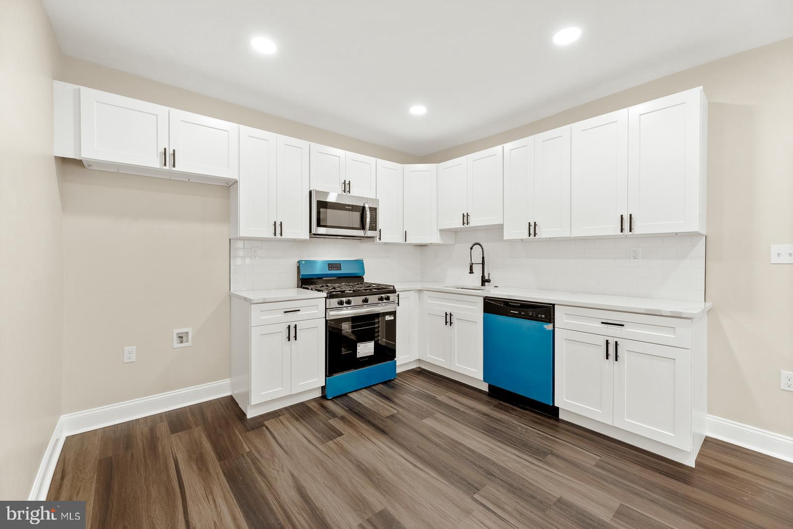 WEST OAK LANE - Residential