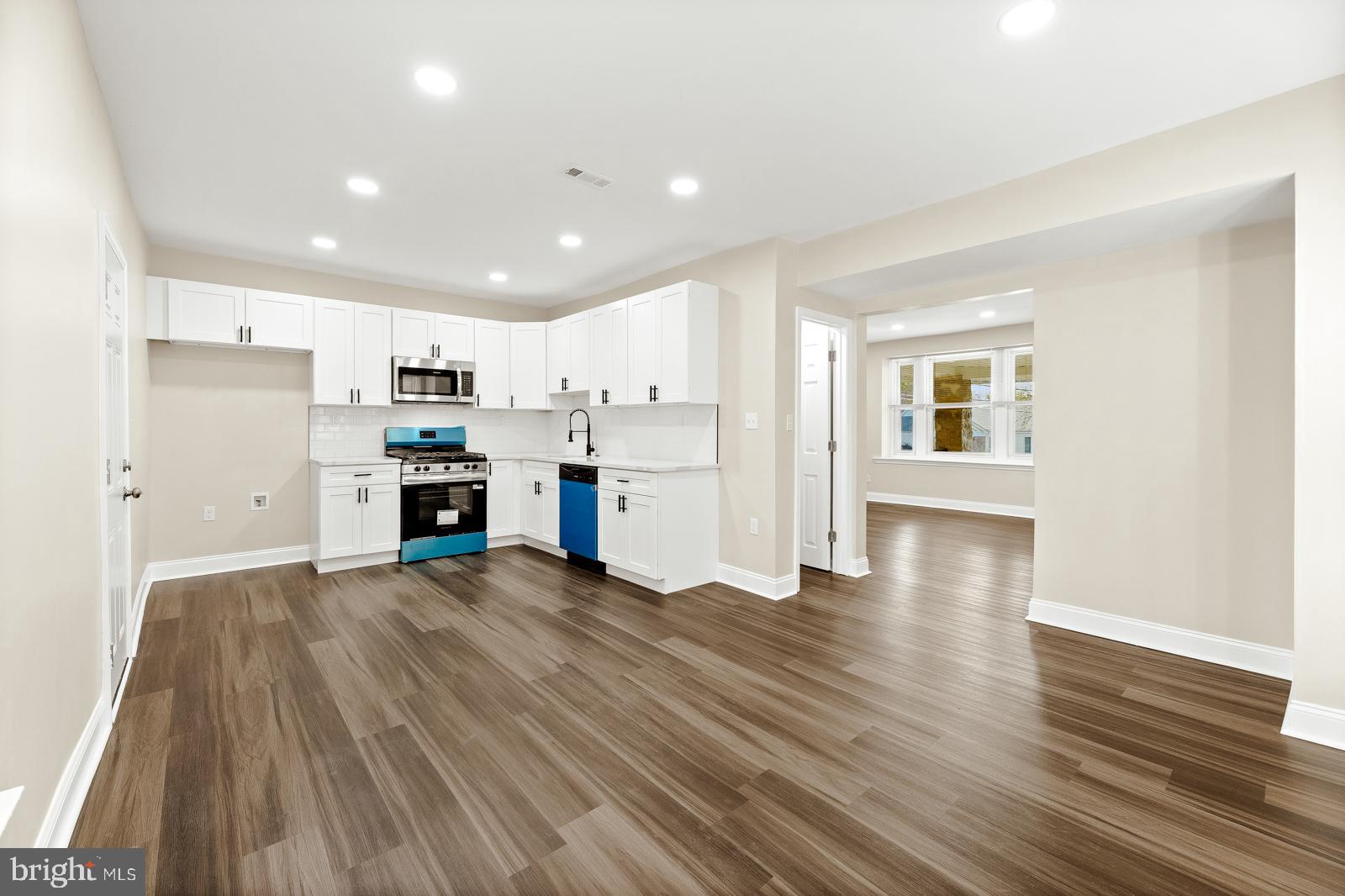 WEST OAK LANE - Residential