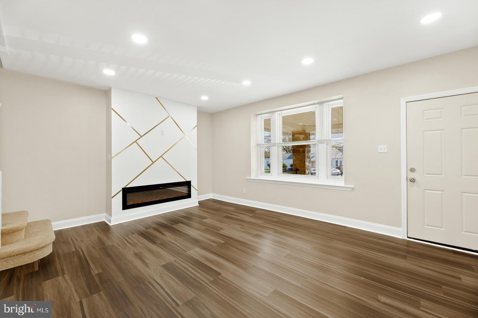 WEST OAK LANE - Residential