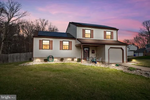 730 Fox Chase Court, Bear, DE MLS: DENC2078942