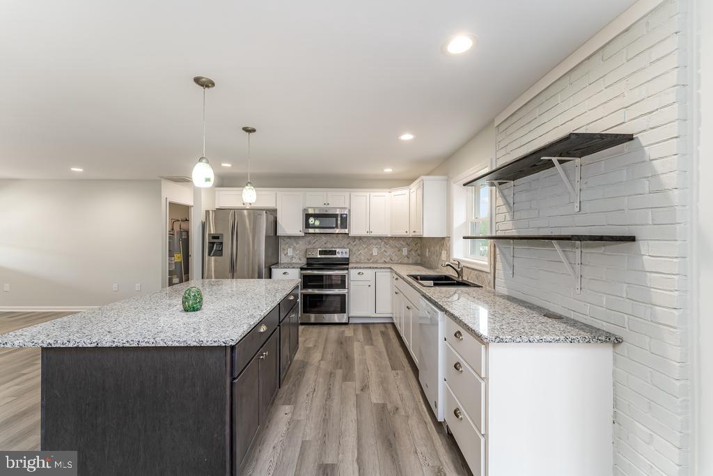 POTOMAC SHORES - Residential