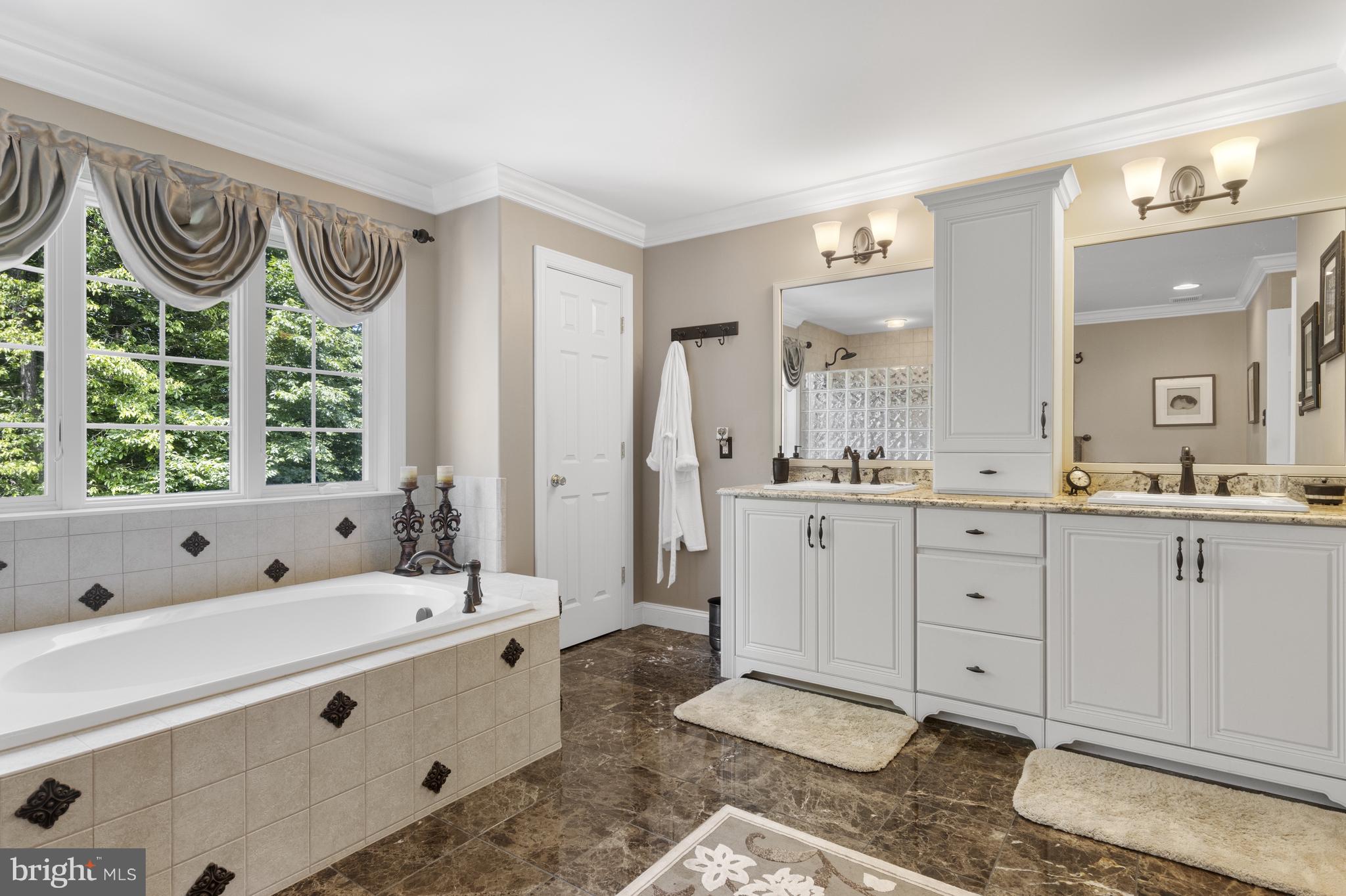 NIVIN VIEW - Residential