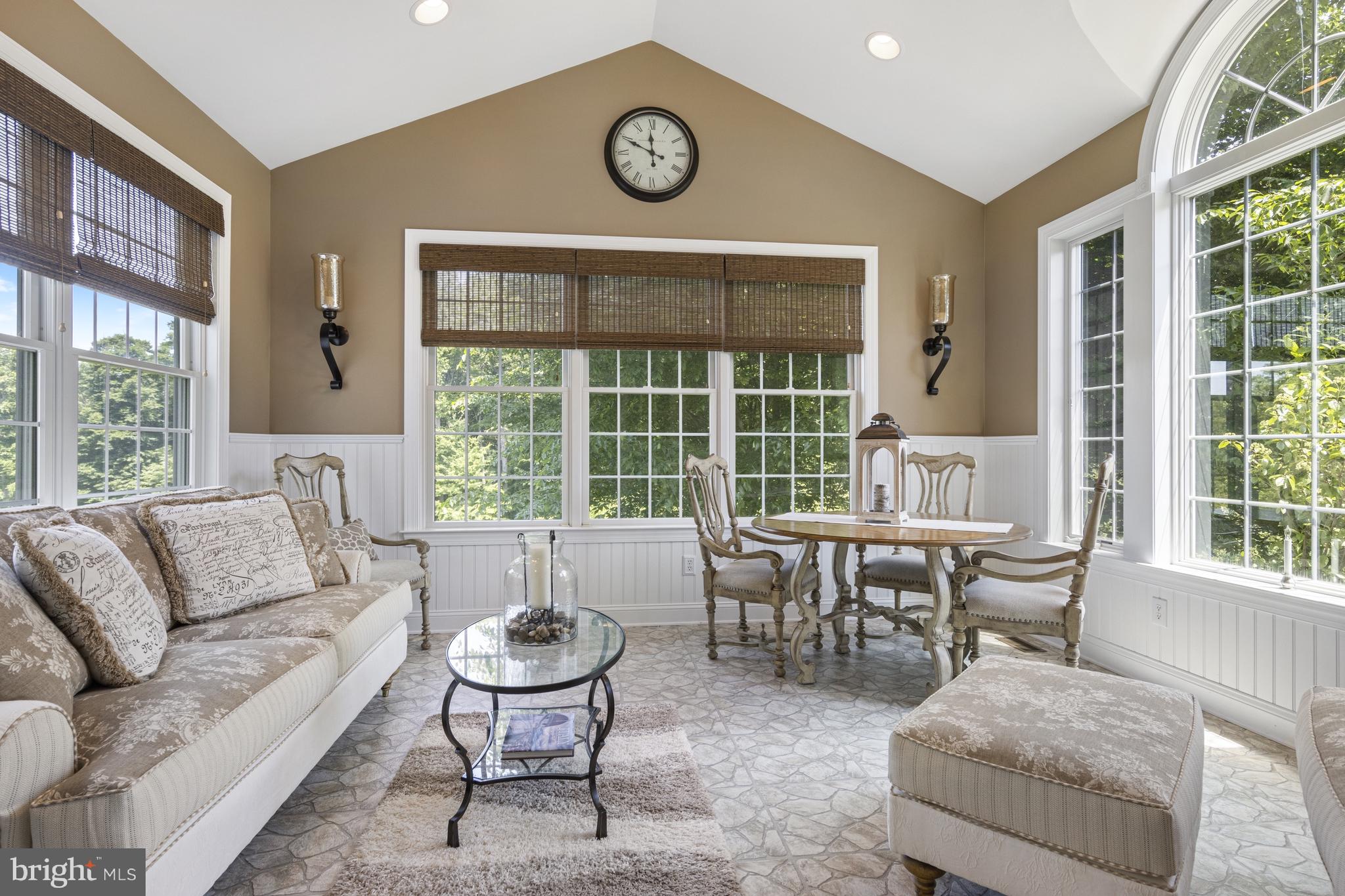 NIVIN VIEW - Residential