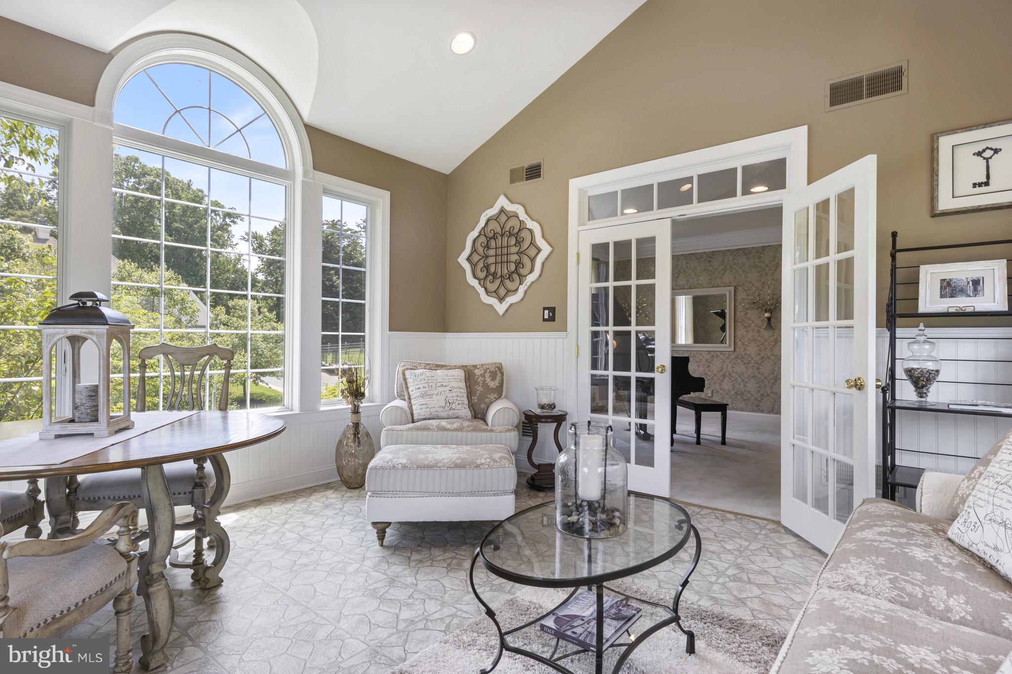 NIVIN VIEW - Residential