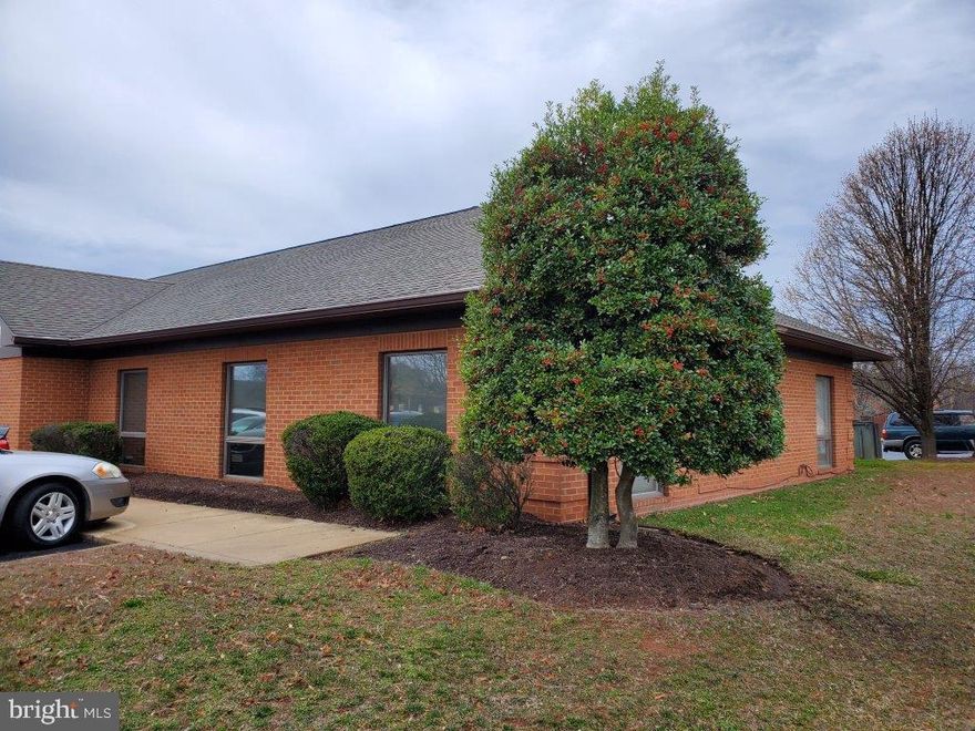 Single medical exam rooms for lease near UVA Health Prince William Medical Center. Exam room is furnished with sink and cabinetry.  Shared waiting area. Vacant and ready for immediate occupancy.  Exam room can be combined with neighboring exam room.

Lease Rate: $500.00 per month per exam room including utilities.