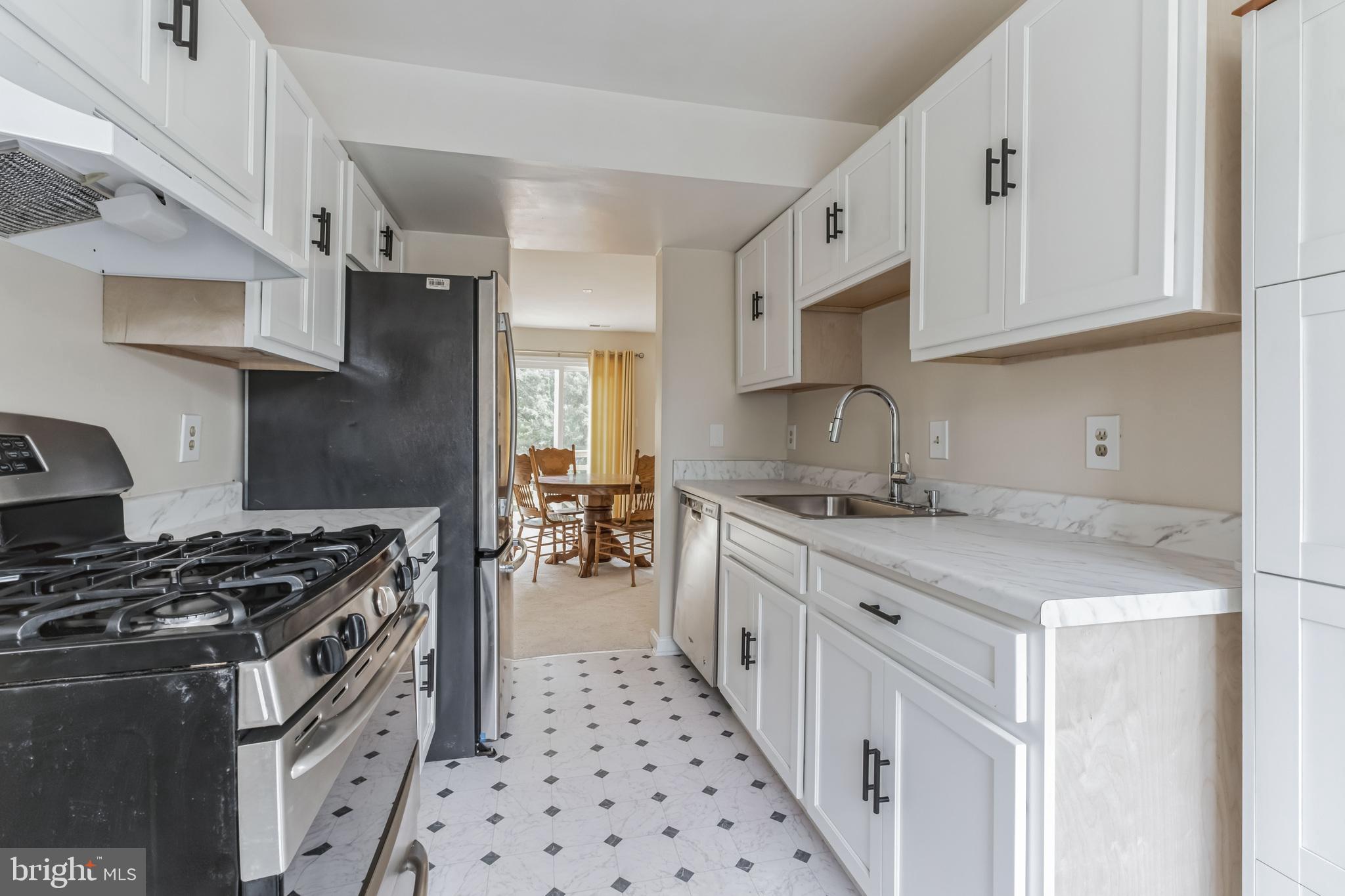 GREENHILLS - Residential