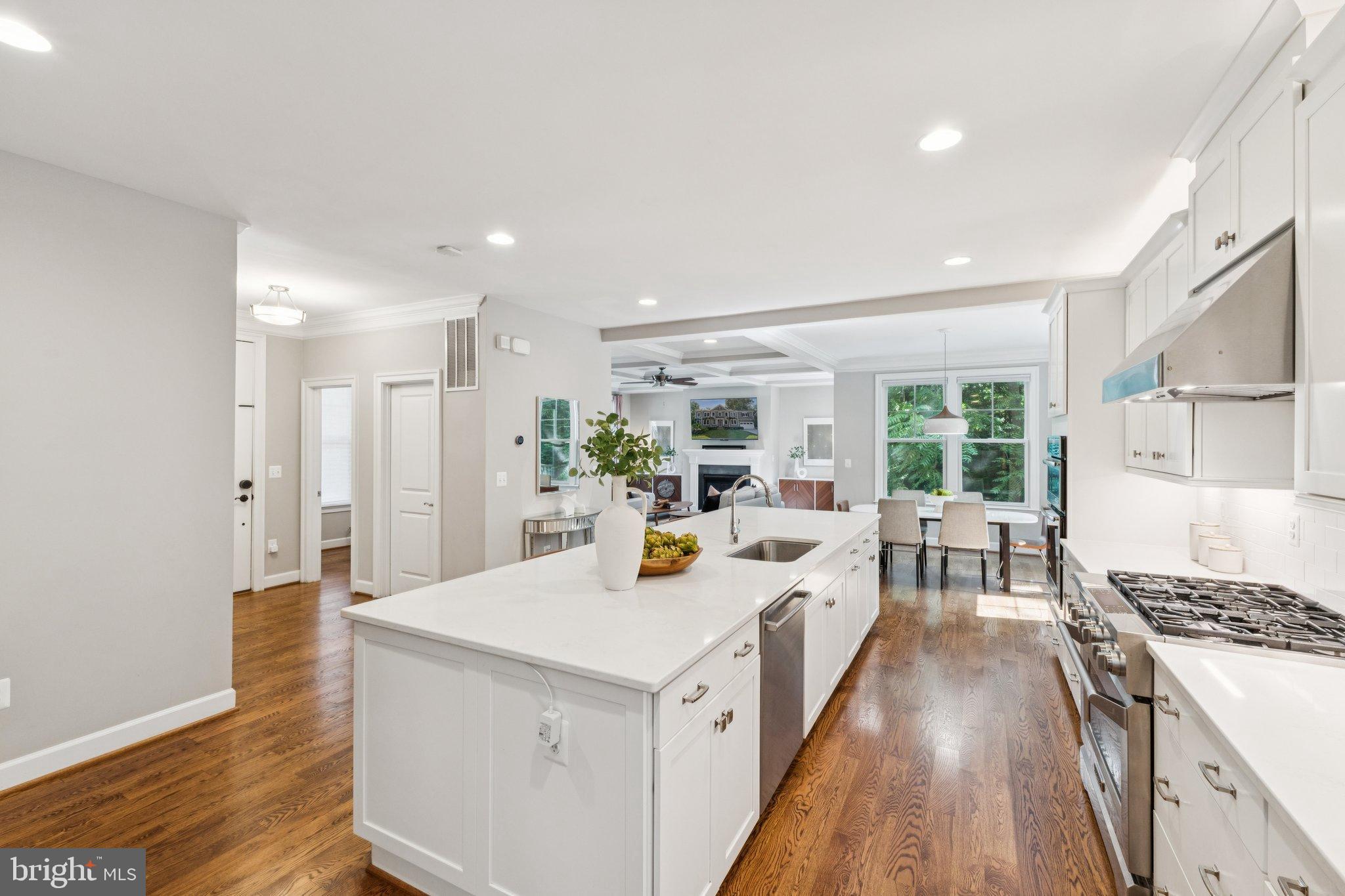 2354 N QUEBEC STREET