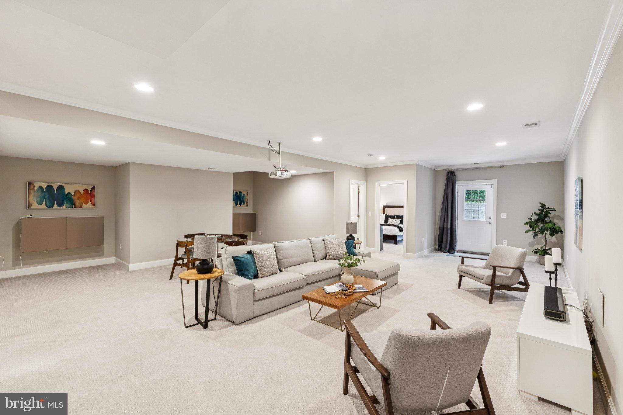 LEE HEIGHTS - Residential