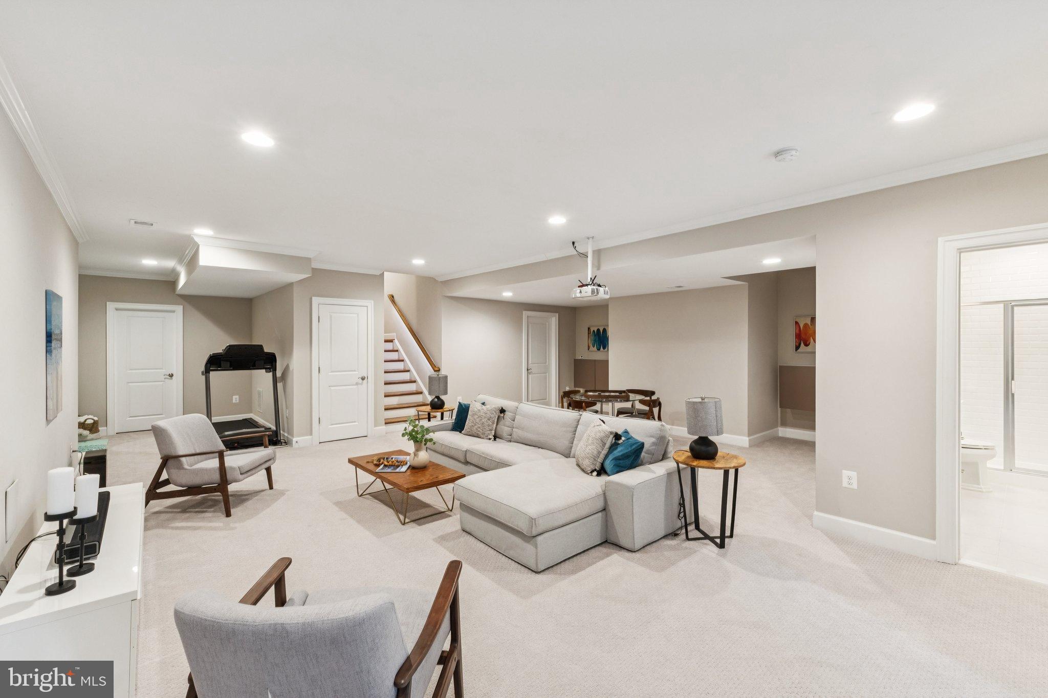 LEE HEIGHTS - Residential