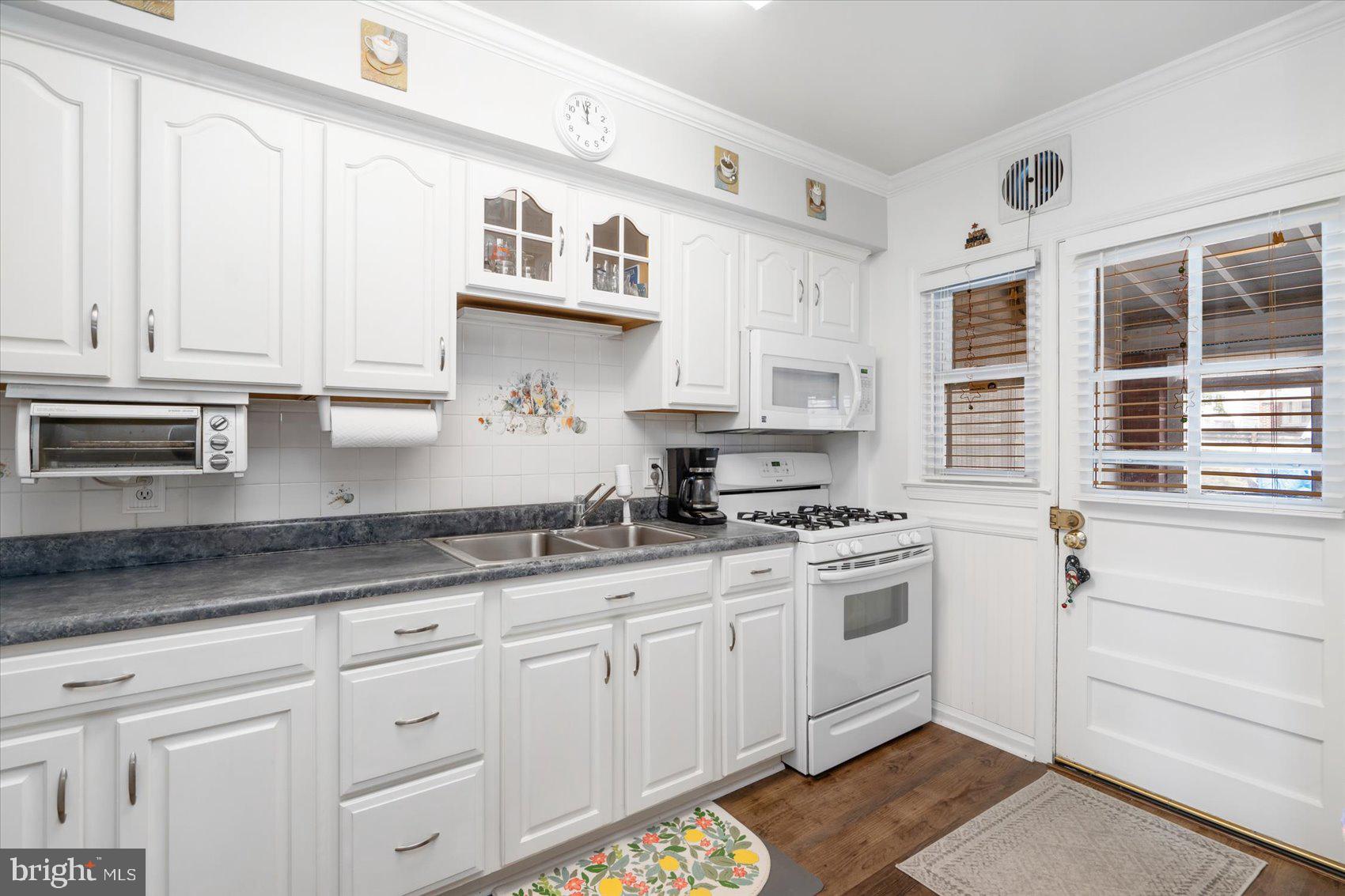 EASTWOOD - Residential