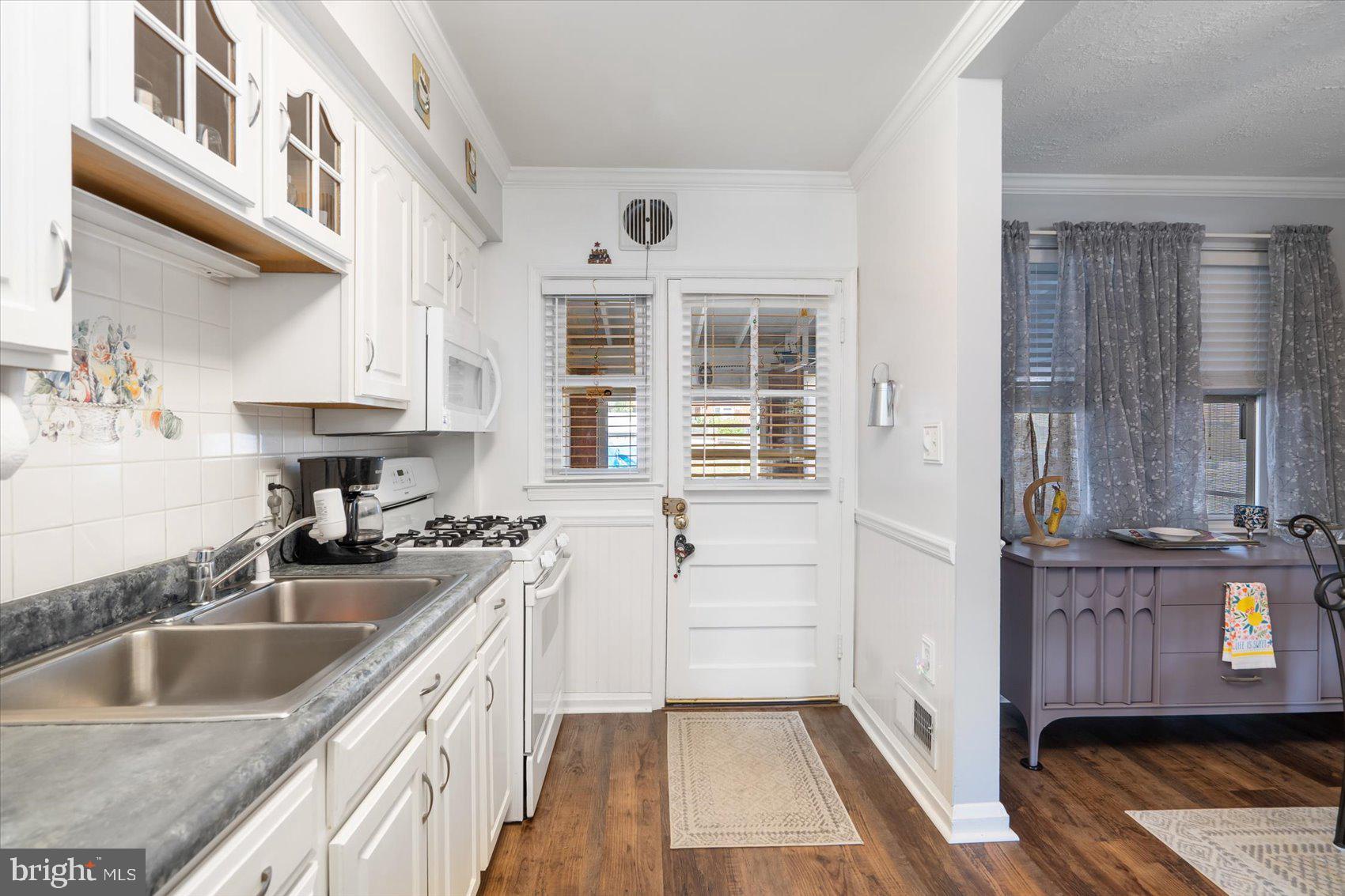 EASTWOOD - Residential