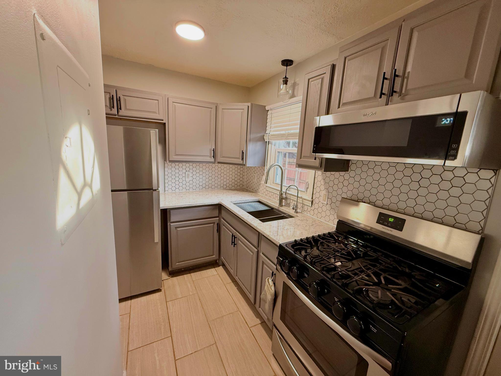 66 PLAZA STREET NE 105