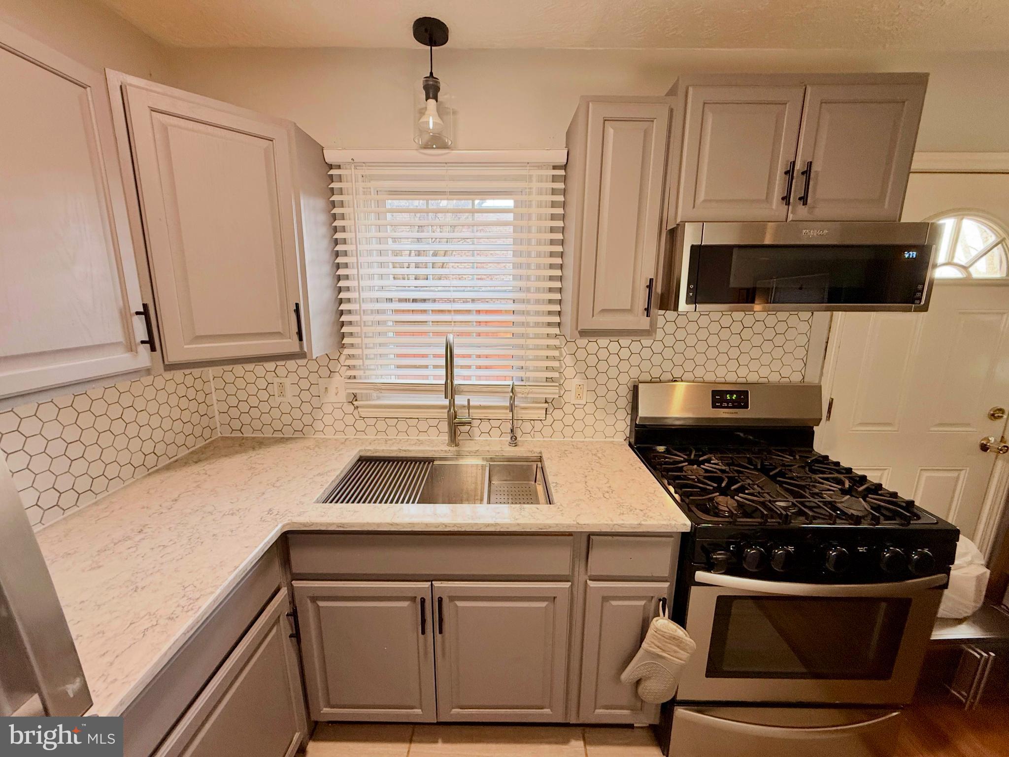 66 PLAZA STREET NE 105