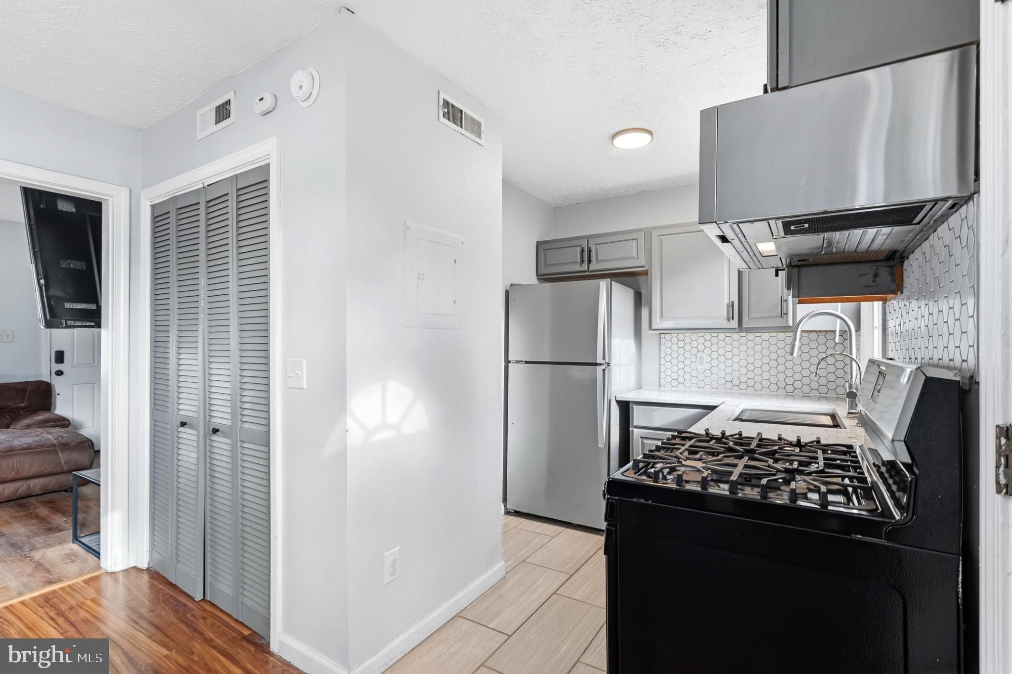 PLAZA VILLAGE - Residential