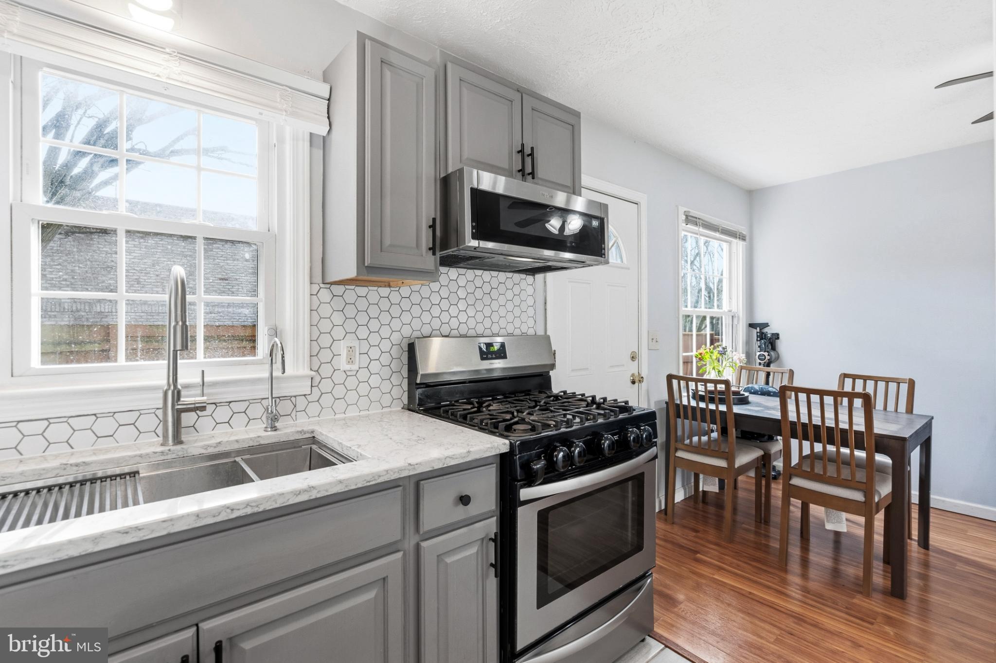 PLAZA VILLAGE - Residential