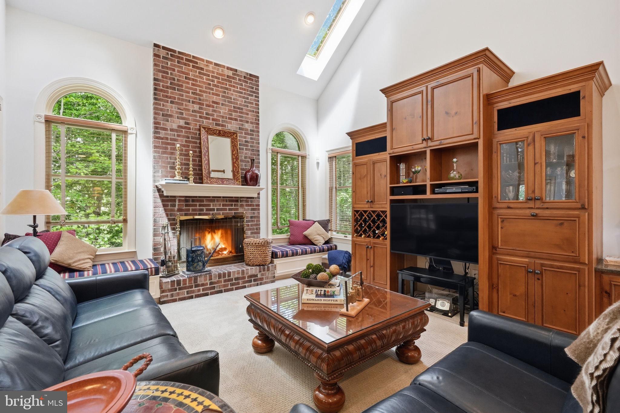 ROSE TREE ESTS - Residential