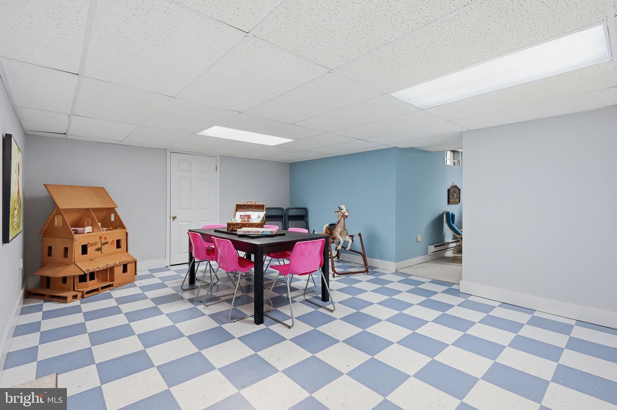 ROSE TREE ESTS - Residential