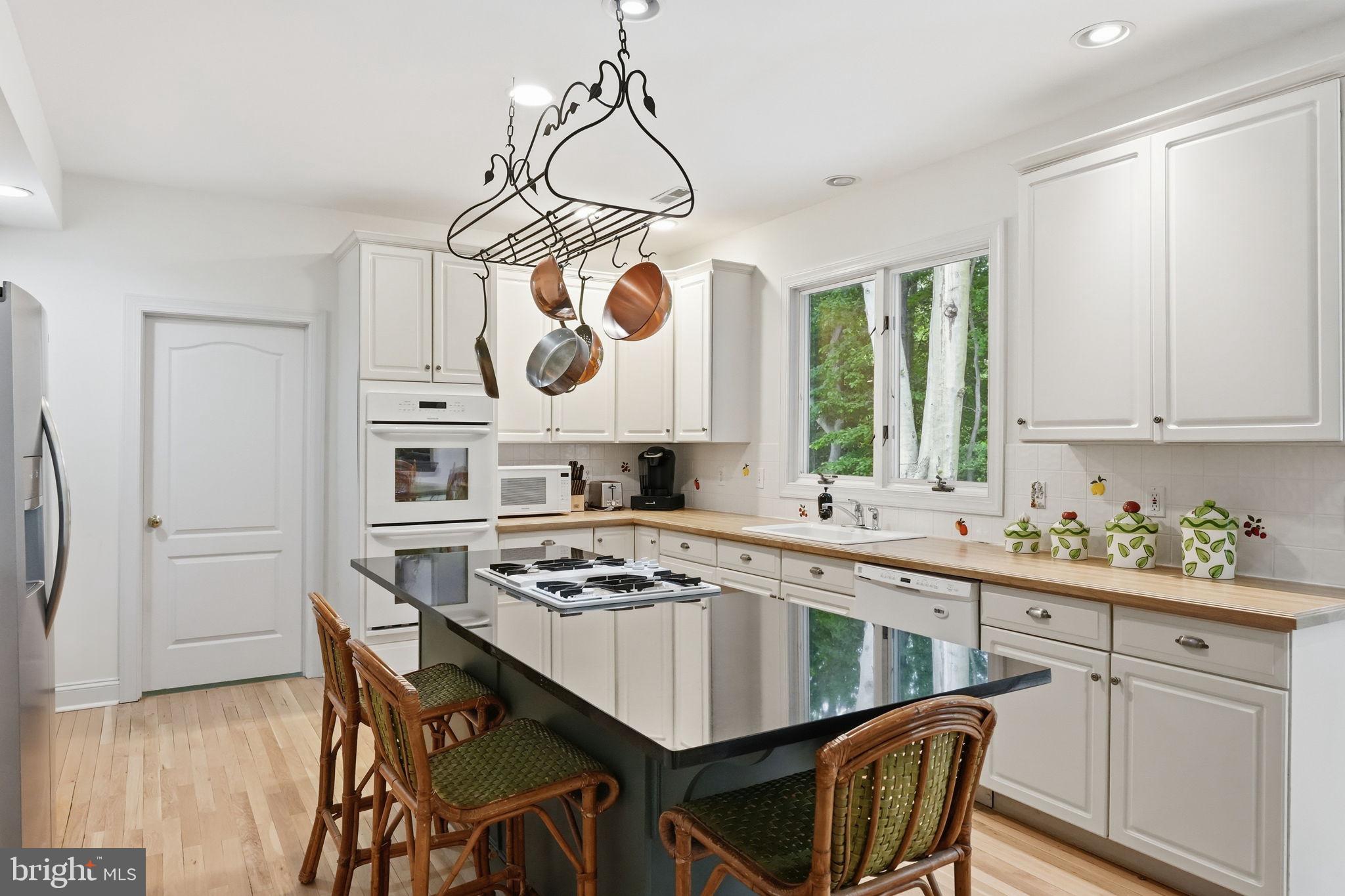 ROSE TREE ESTS - Residential