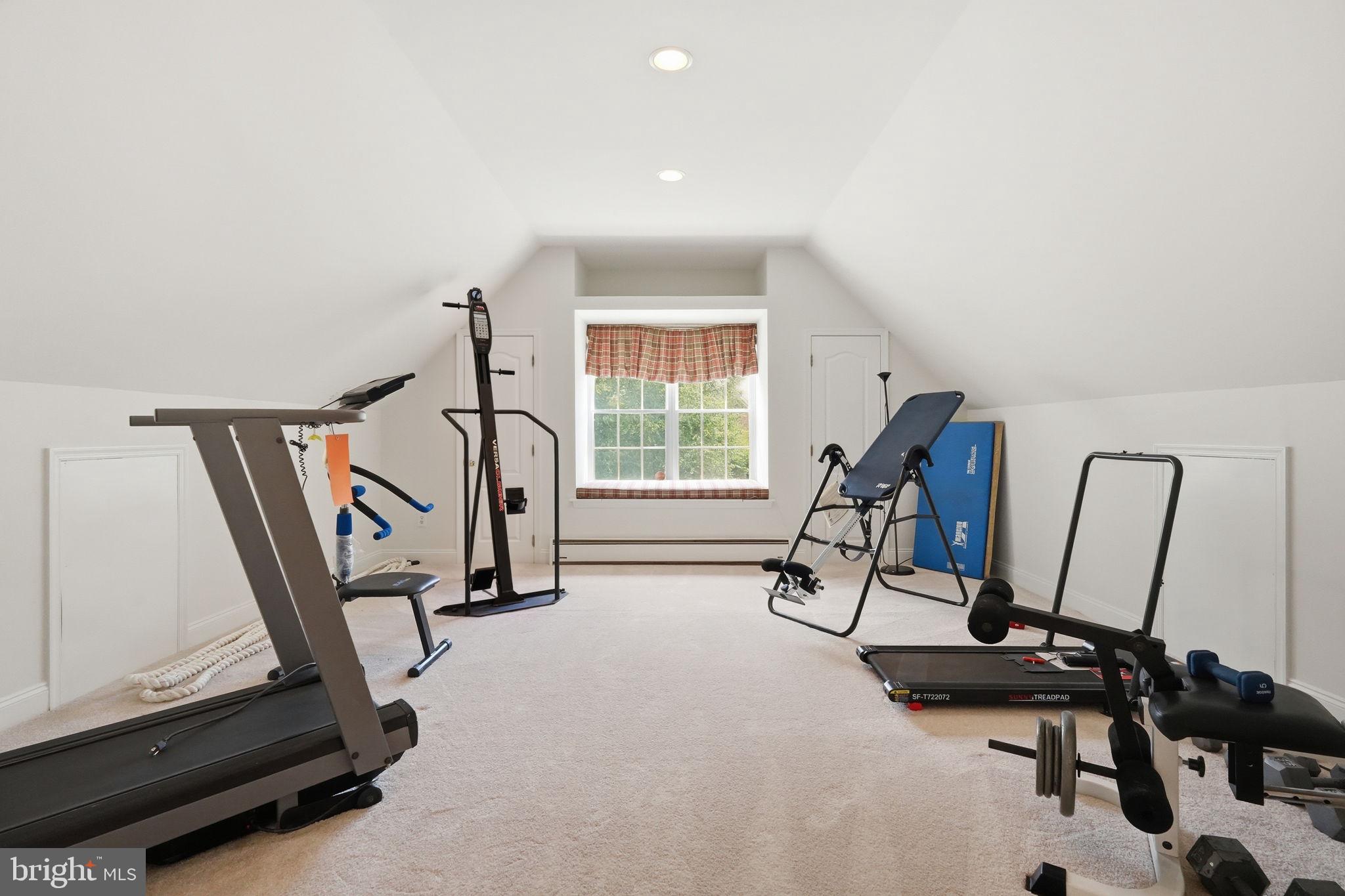 ROSE TREE ESTS - Residential