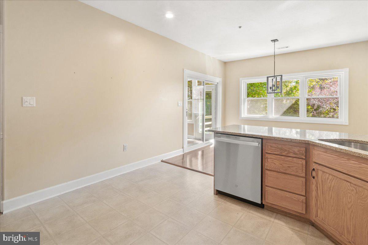 SUMMERLAND MANOR - Residential